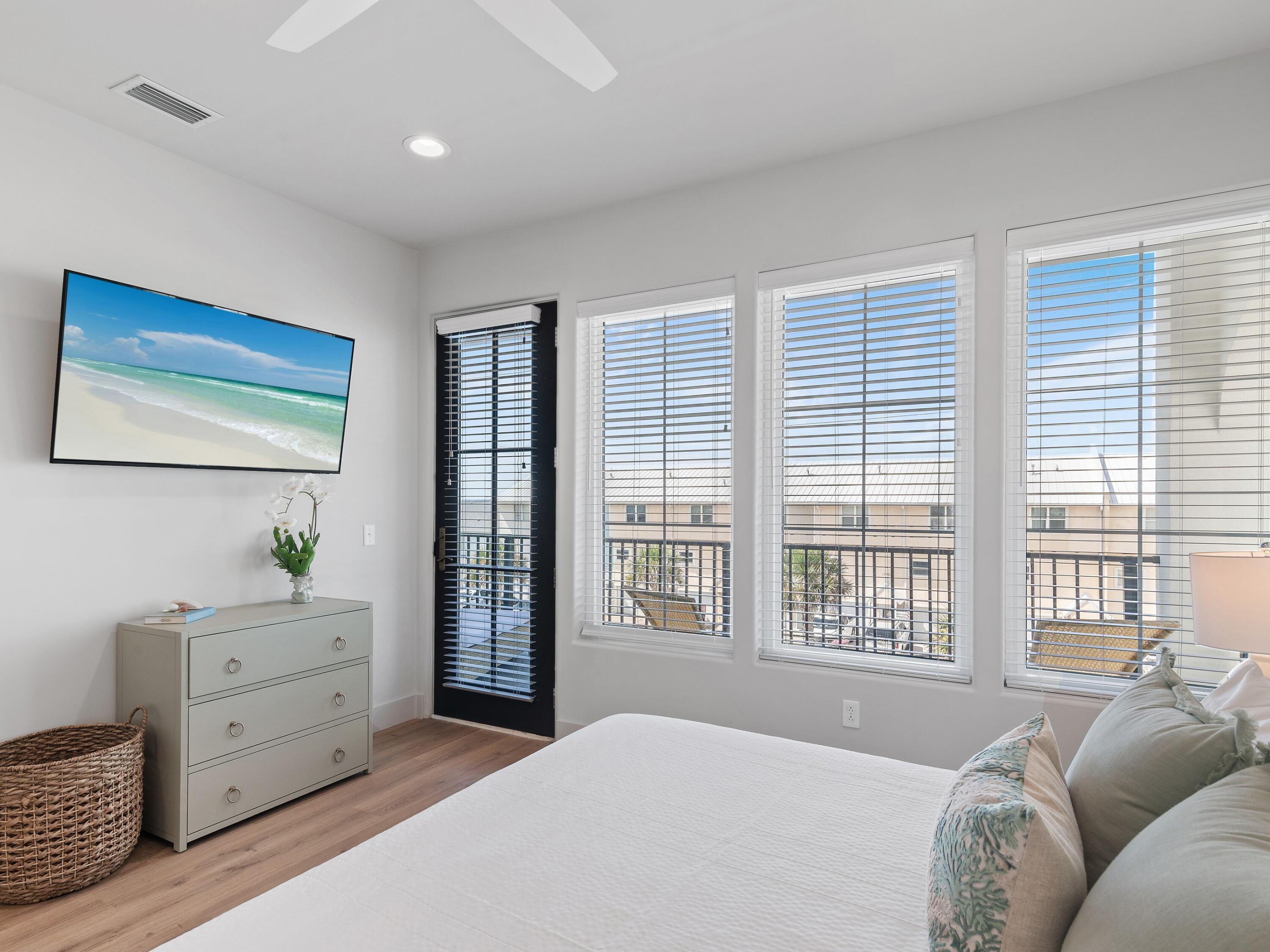 DeLuna Place Townhomes - Residential