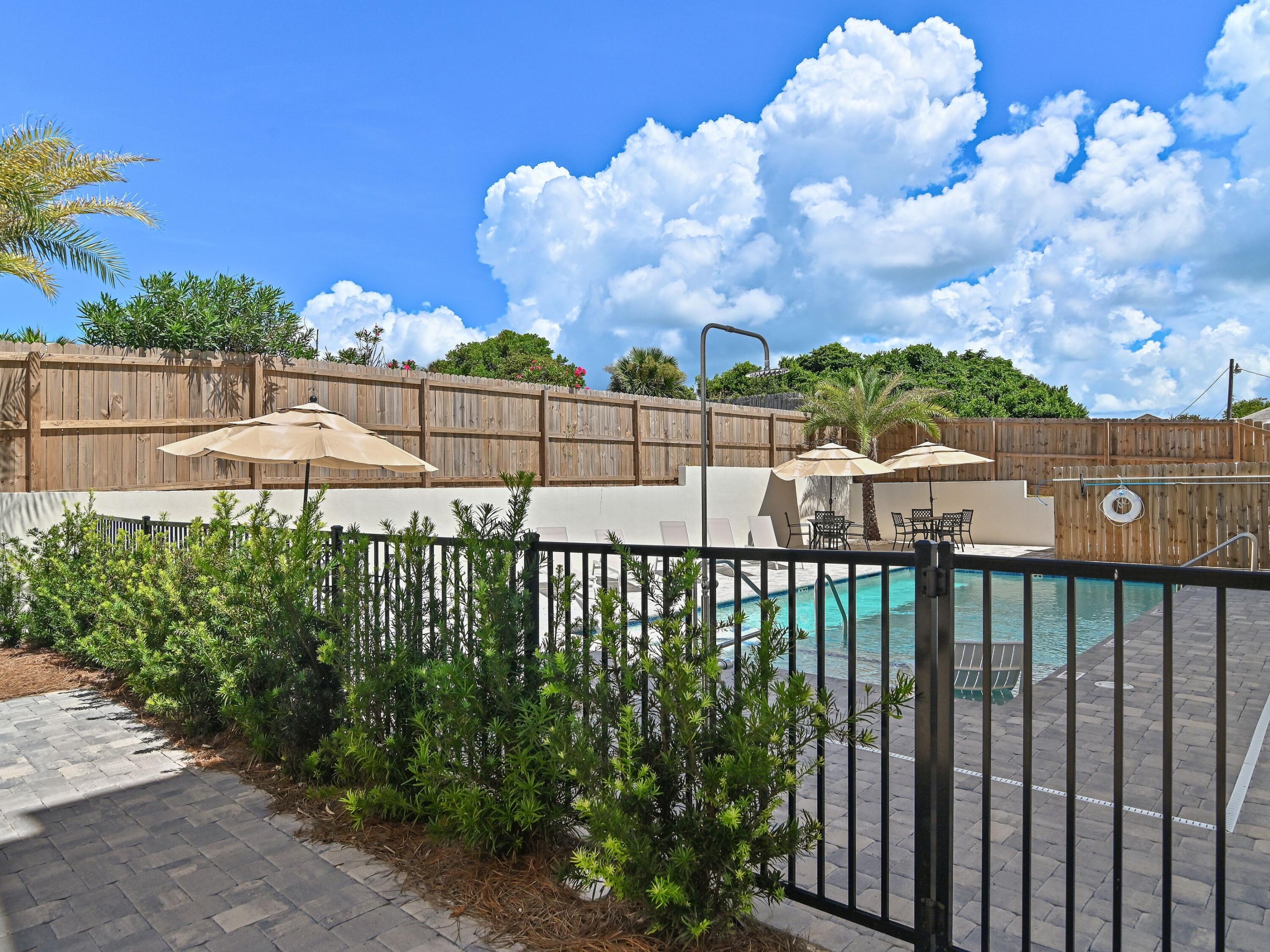 DeLuna Place Townhomes - Residential