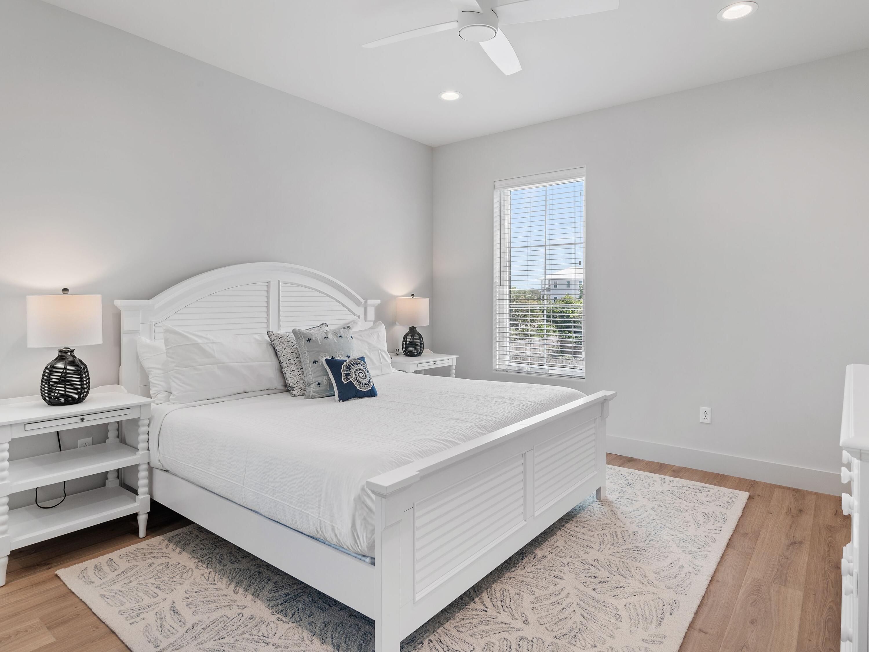 DeLuna Place Townhomes - Residential