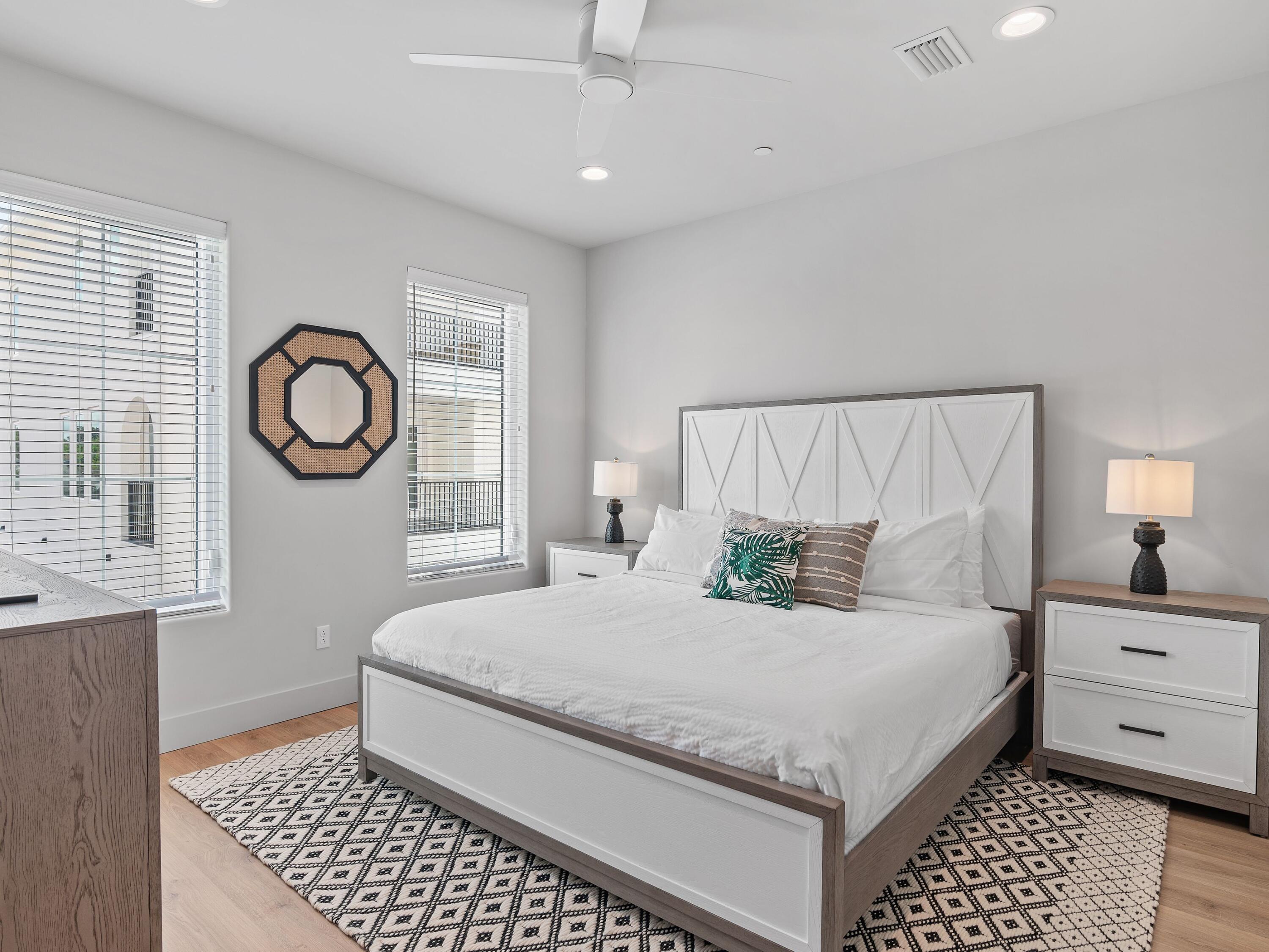 DeLuna Place Townhomes - Residential