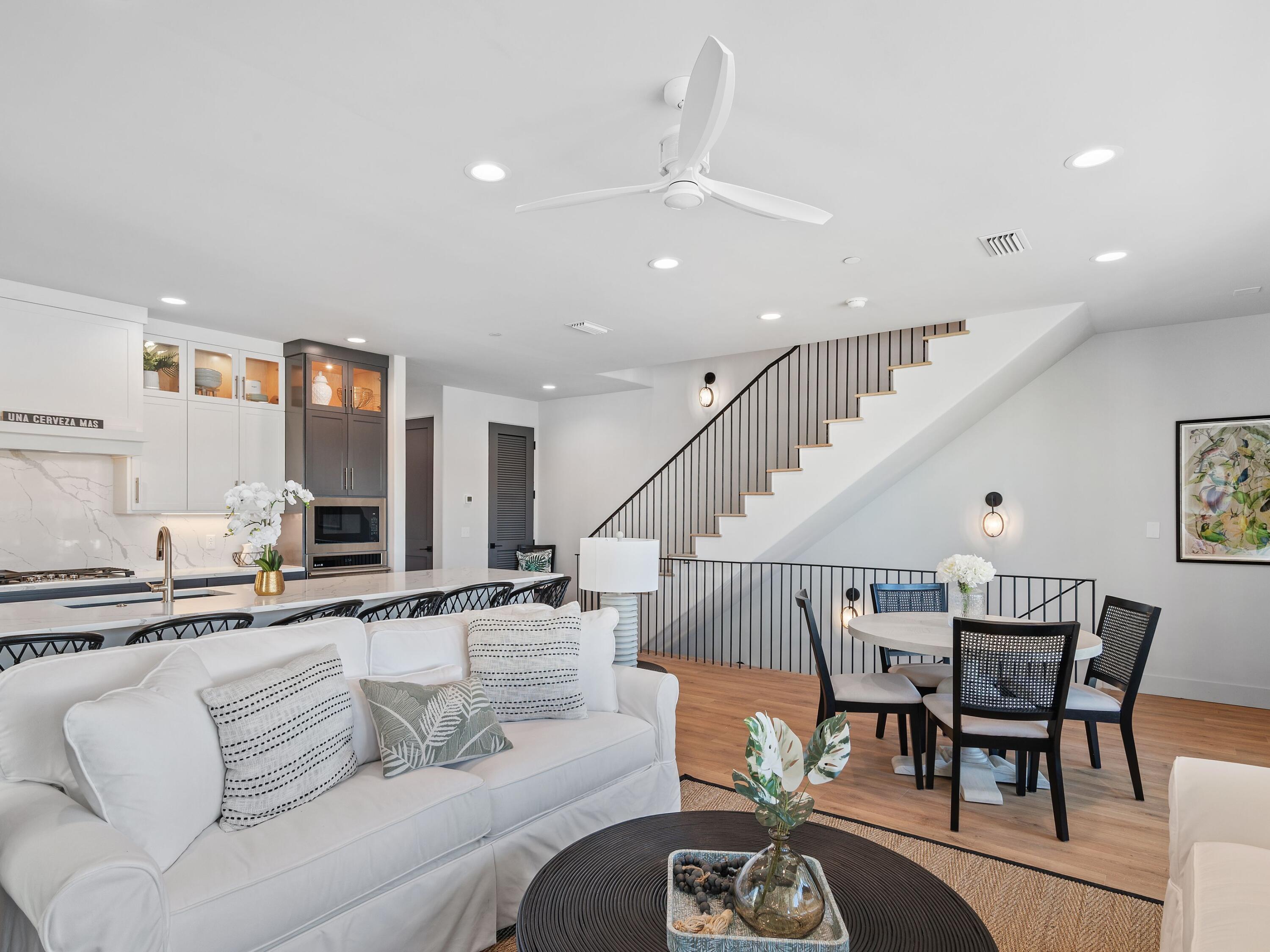 DeLuna Place Townhomes - Residential