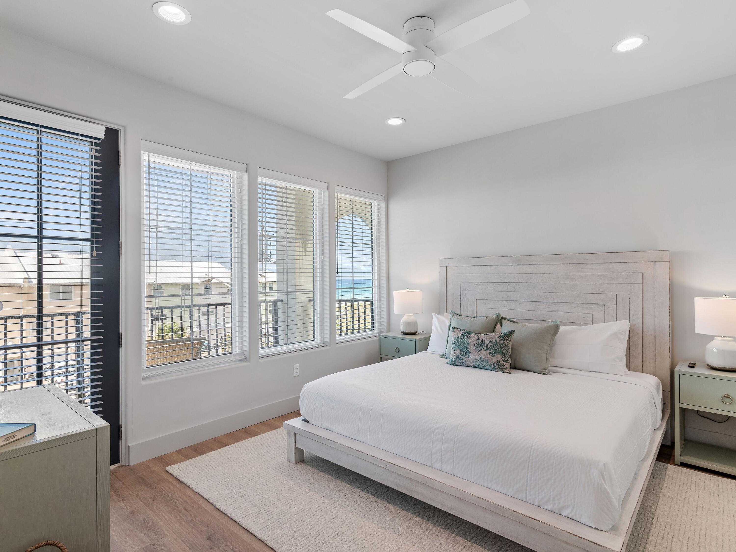 DeLuna Place Townhomes - Residential
