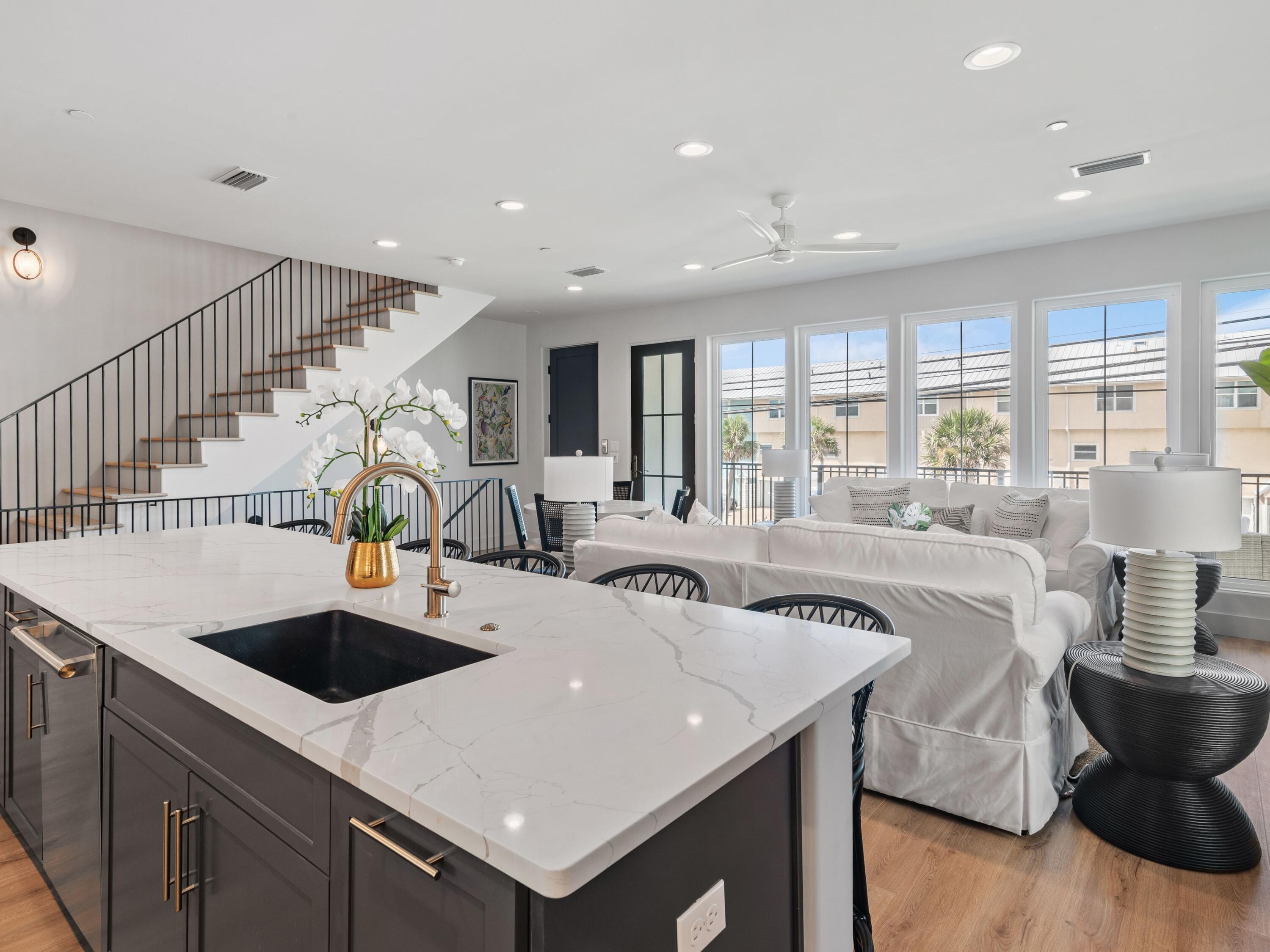 DeLuna Place Townhomes - Residential