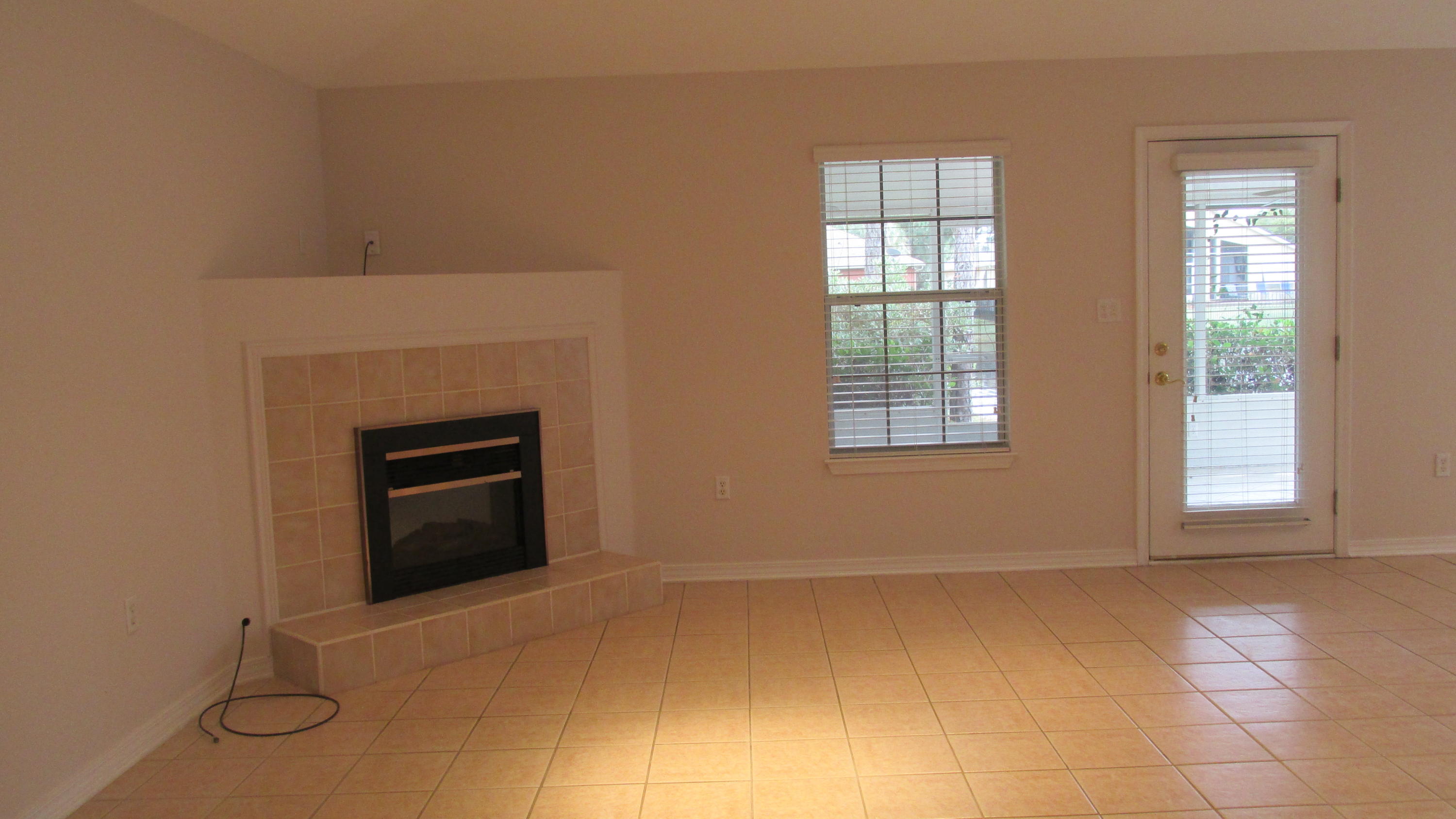 EMERALD LAKES PH 1 - Residential Lease