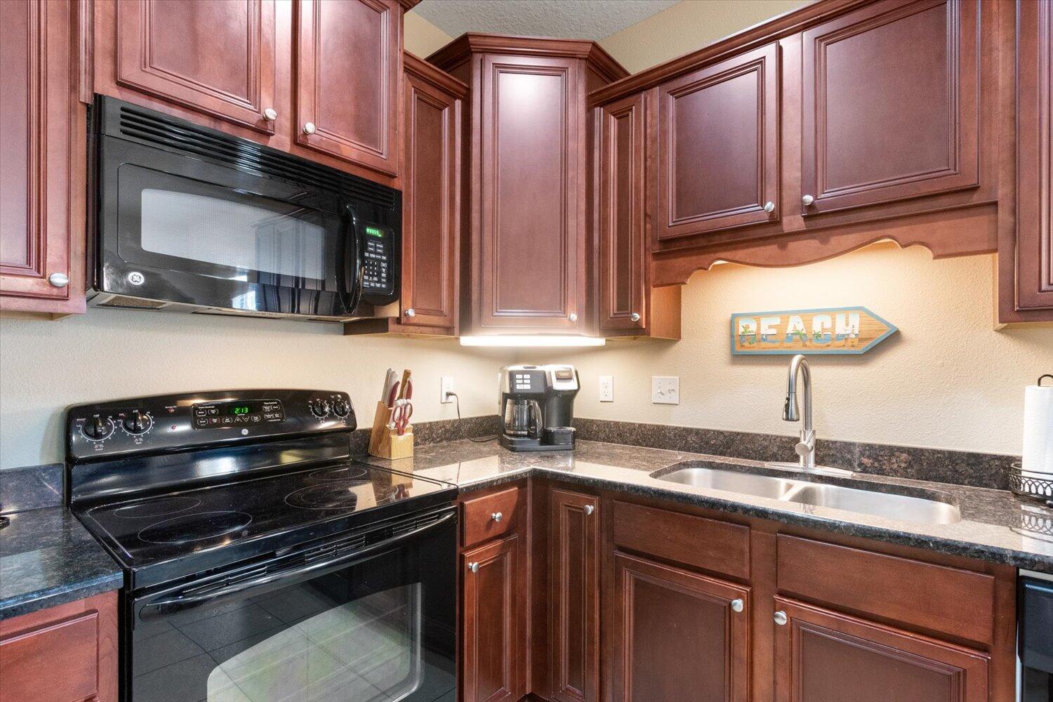 WINDWARD COVE - Residential