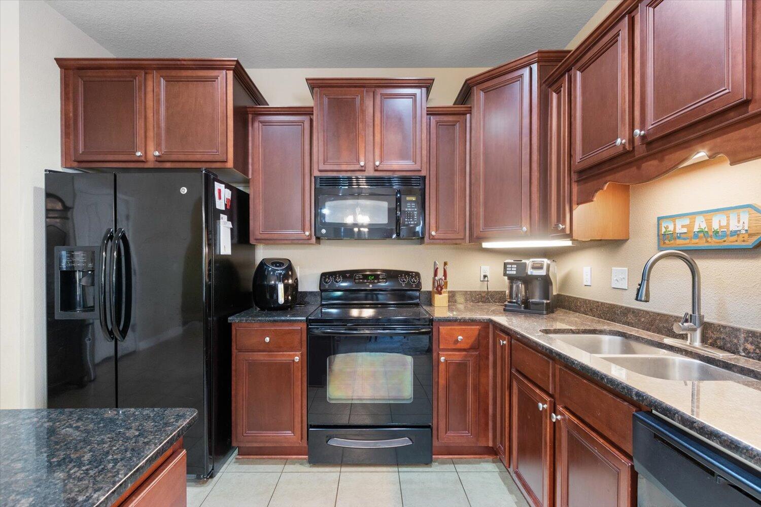 WINDWARD COVE - Residential