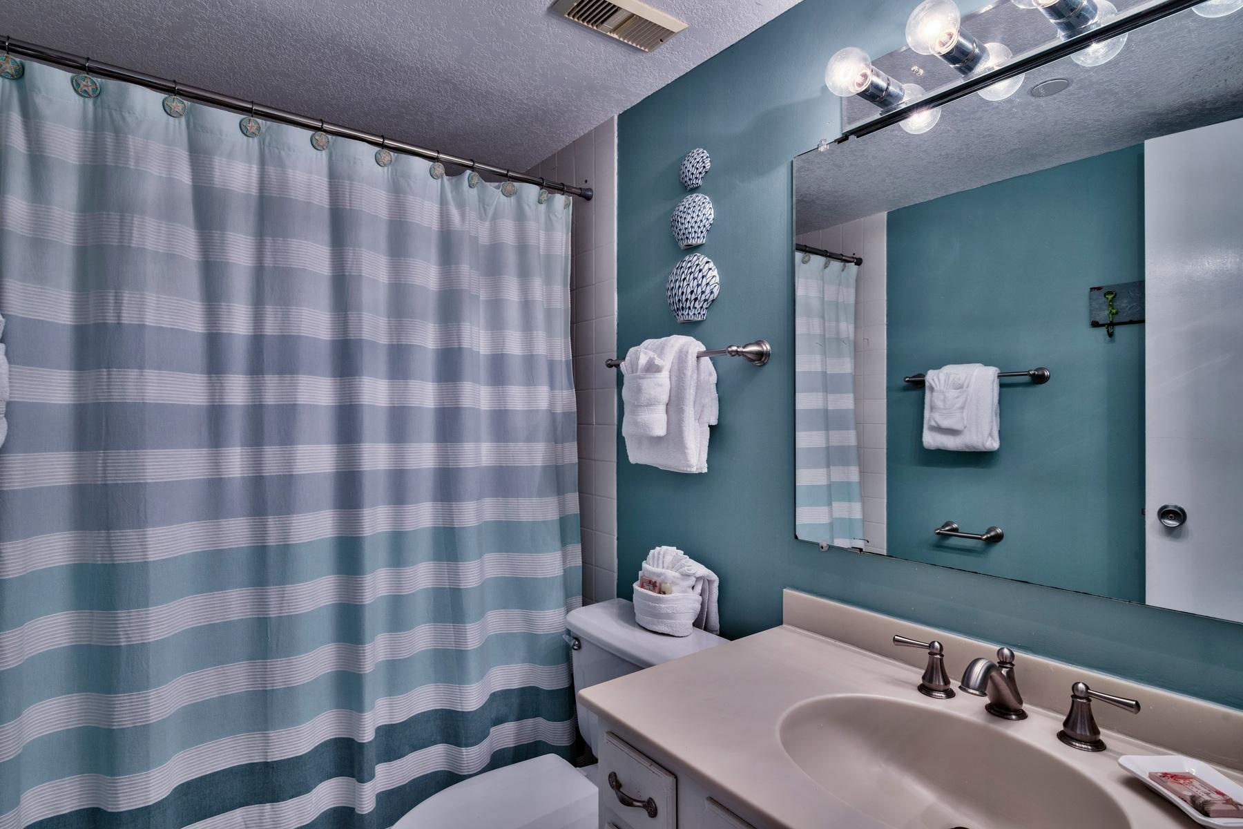 EMERALD TOWERS CONDO - Residential