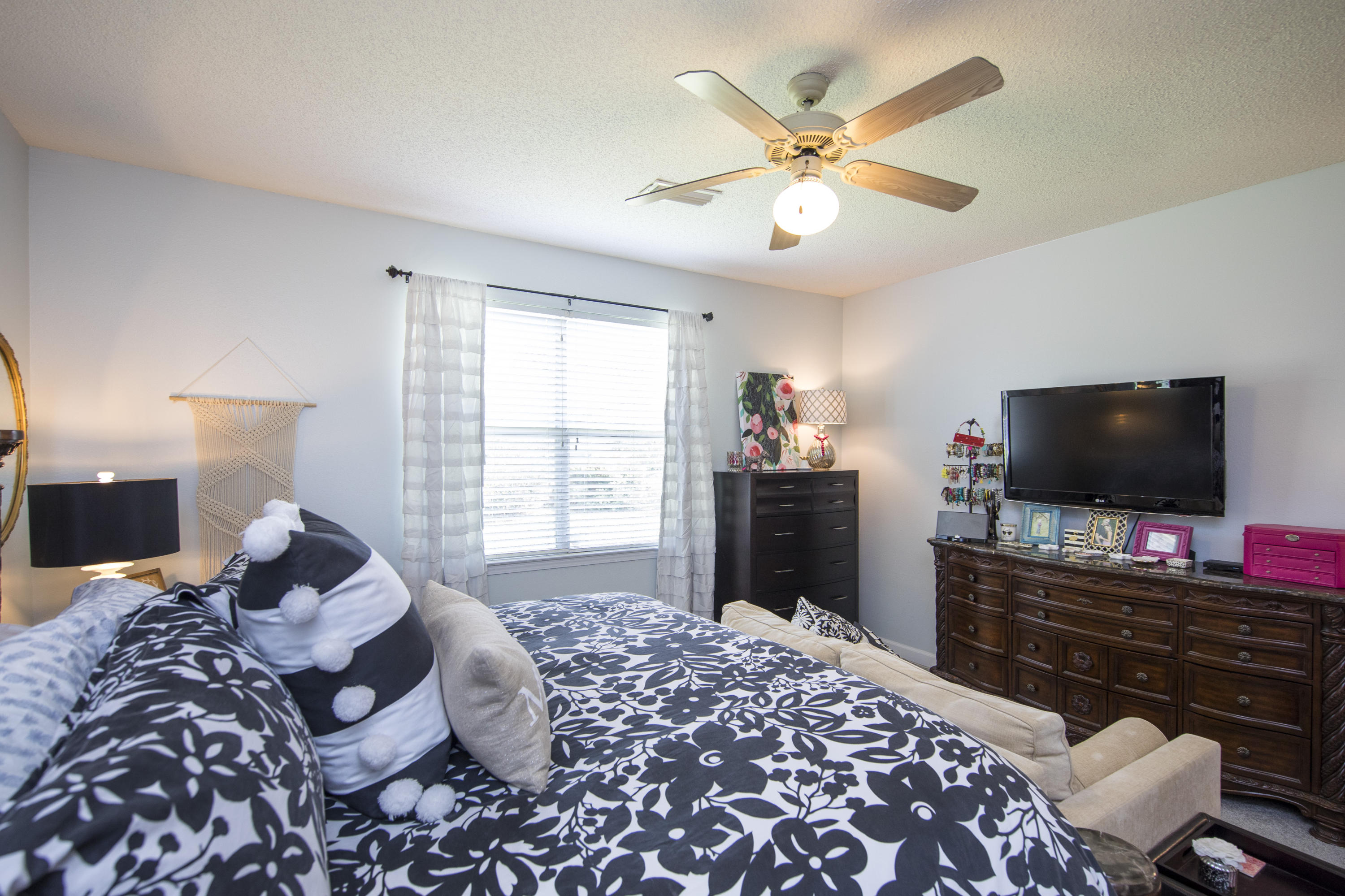 Escada - Residential