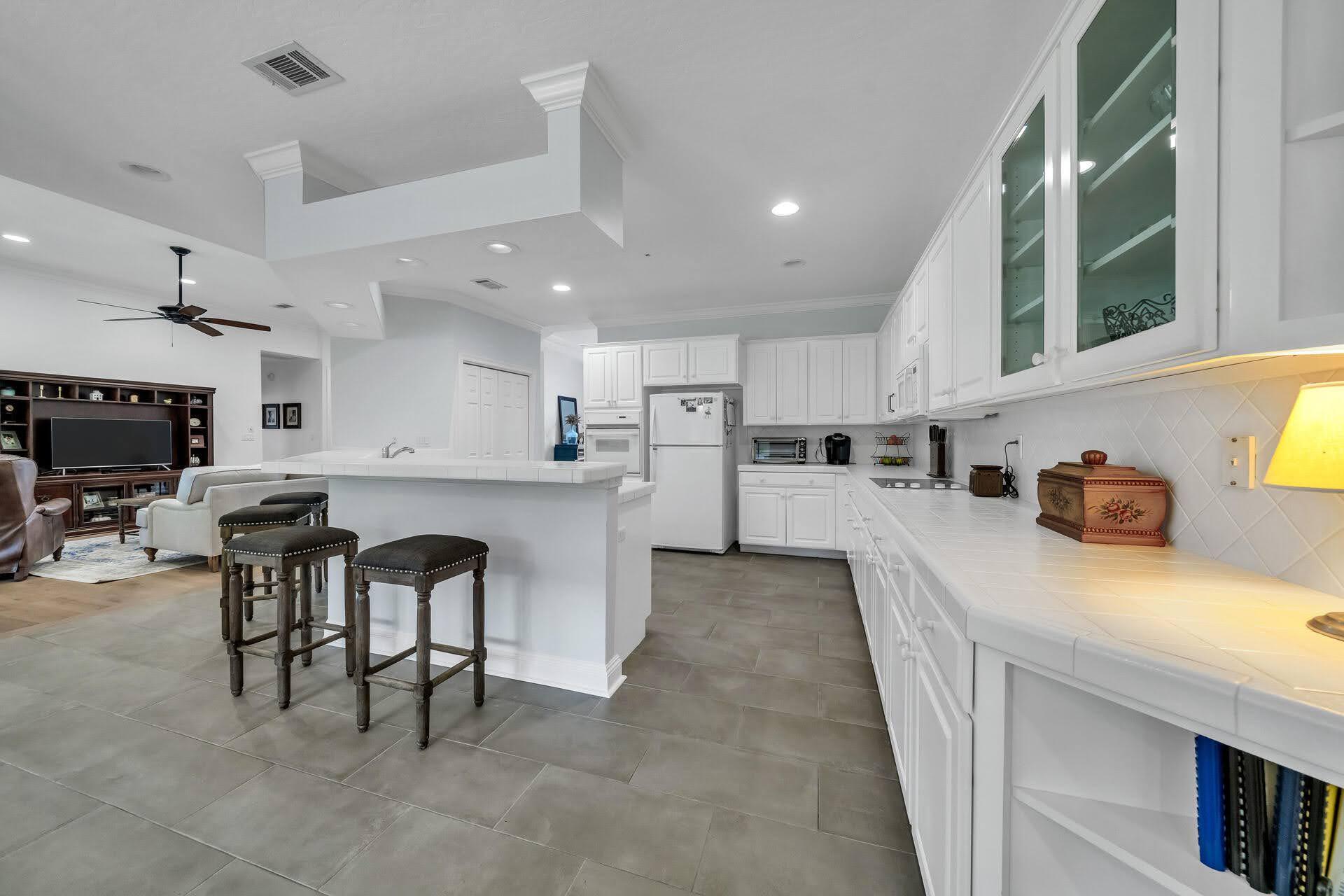 ROCKY BAYOU COUNTRY CLUB ESTATES 9 - Residential