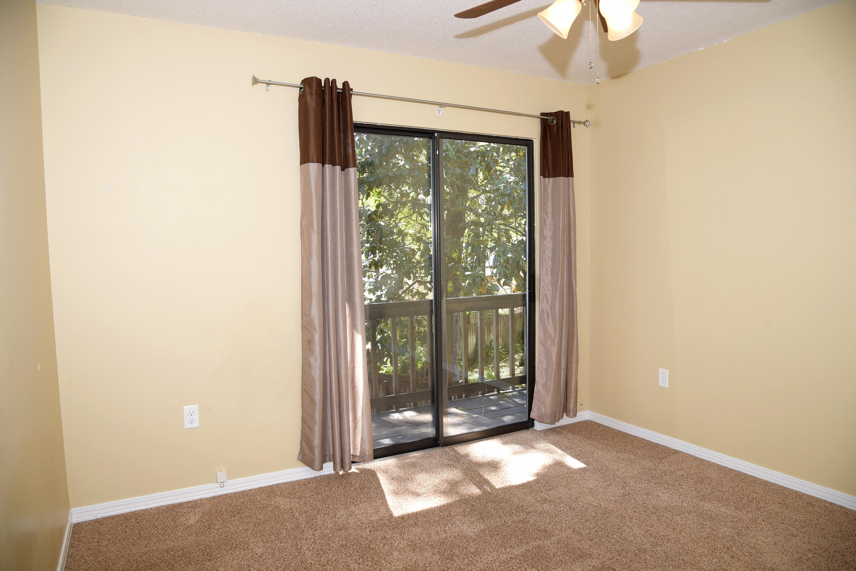 CREEKSIDE 4 - Residential Lease