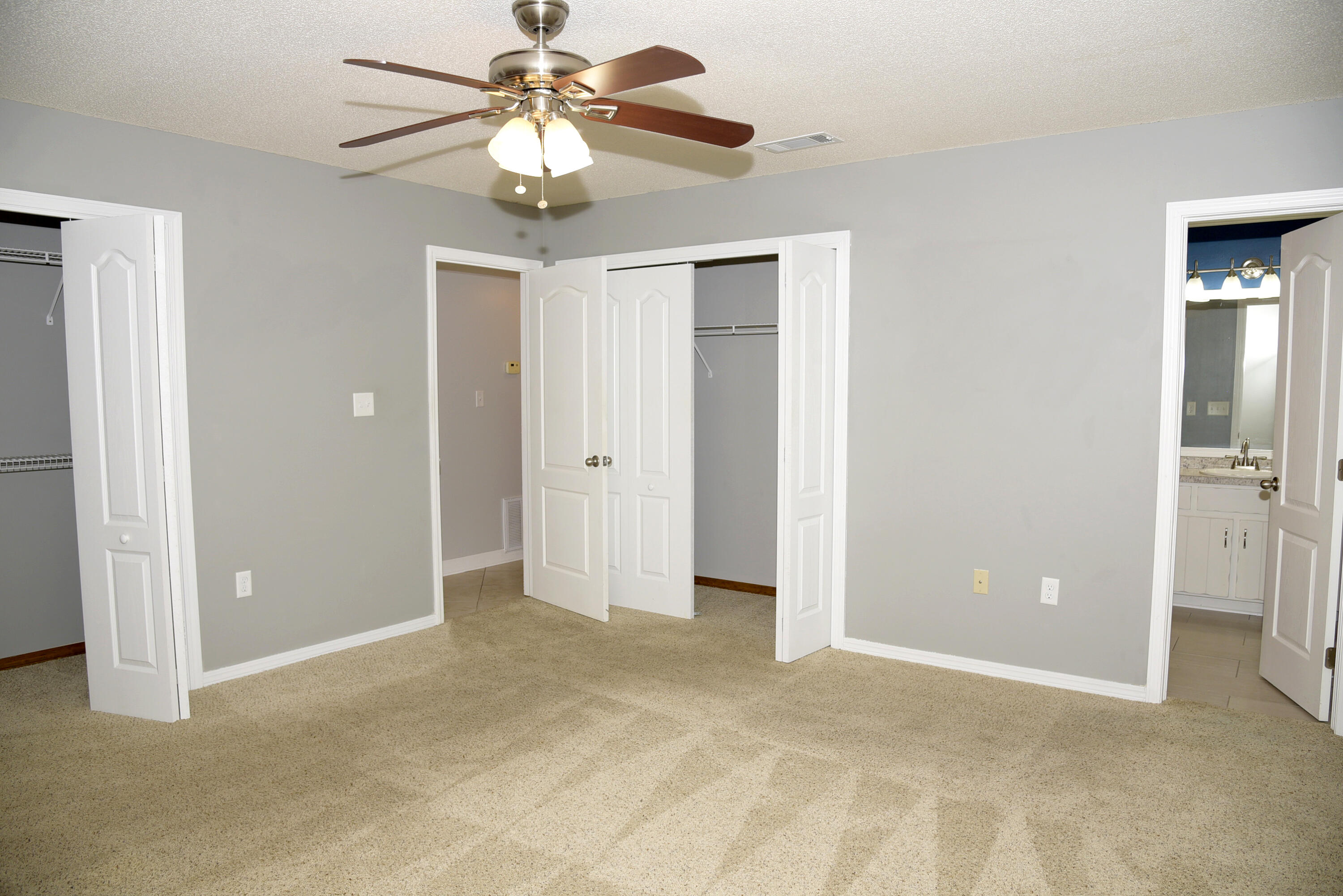 CREEKSIDE 4 - Residential Lease