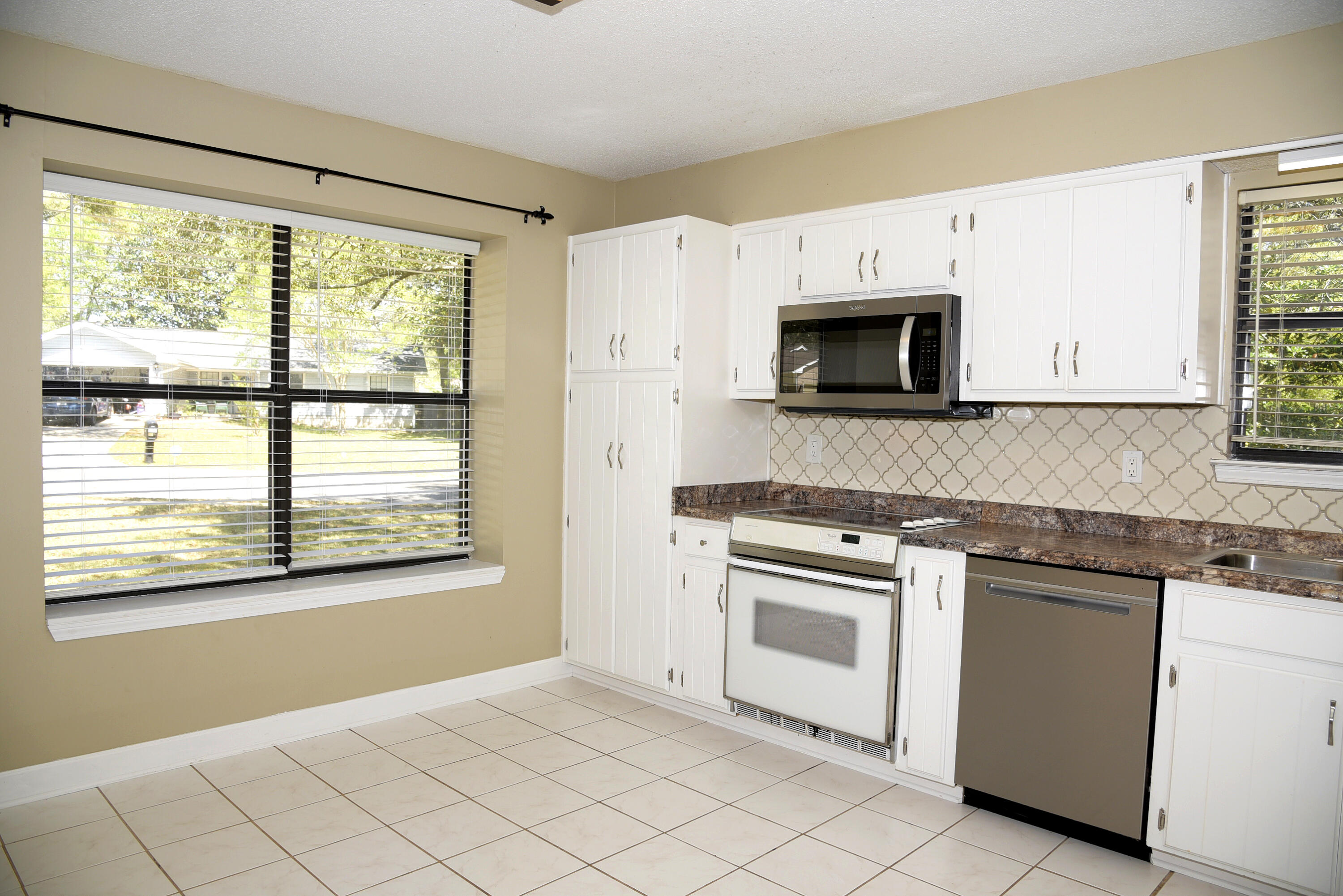 CREEKSIDE 4 - Residential Lease