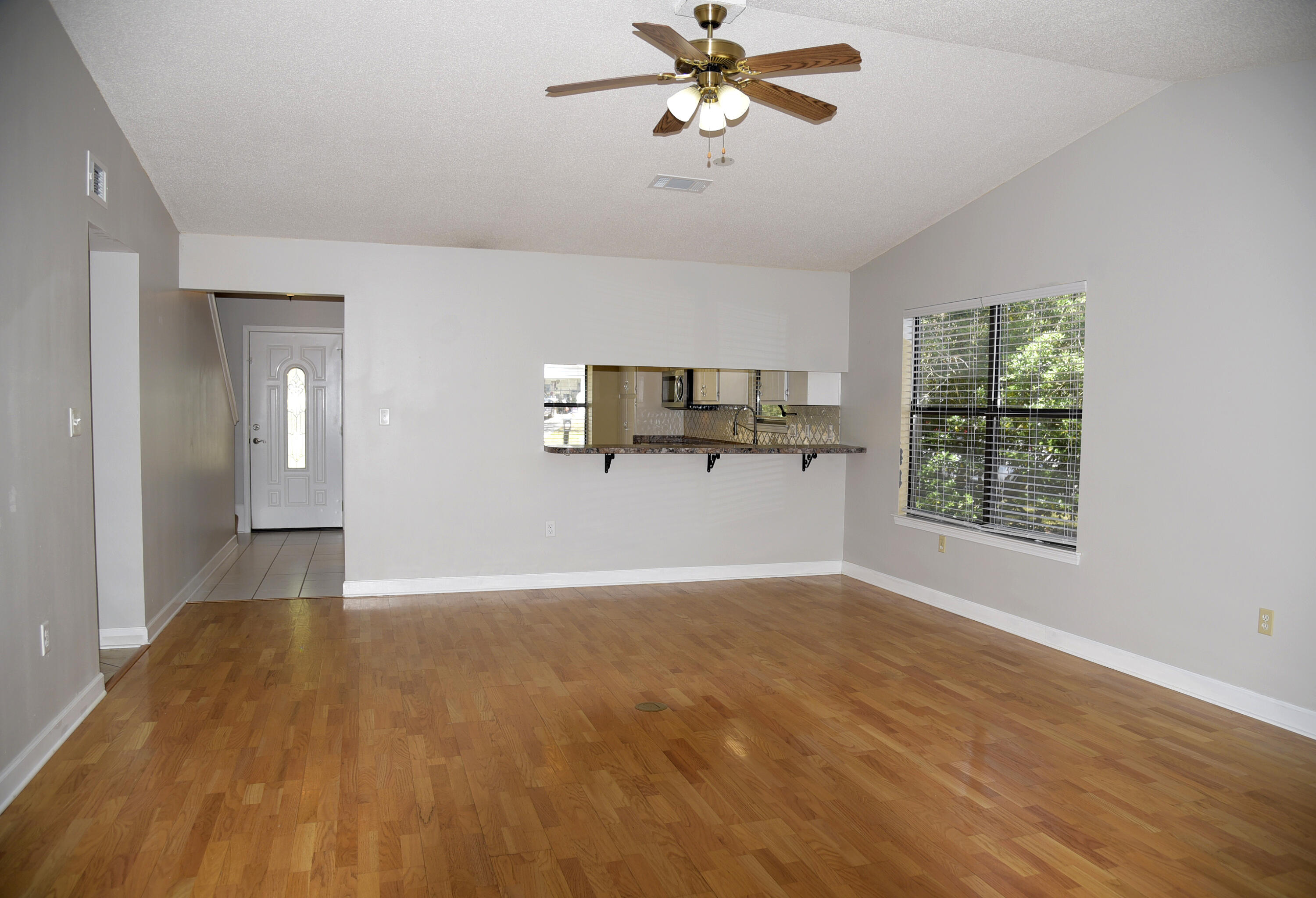 CREEKSIDE 4 - Residential Lease