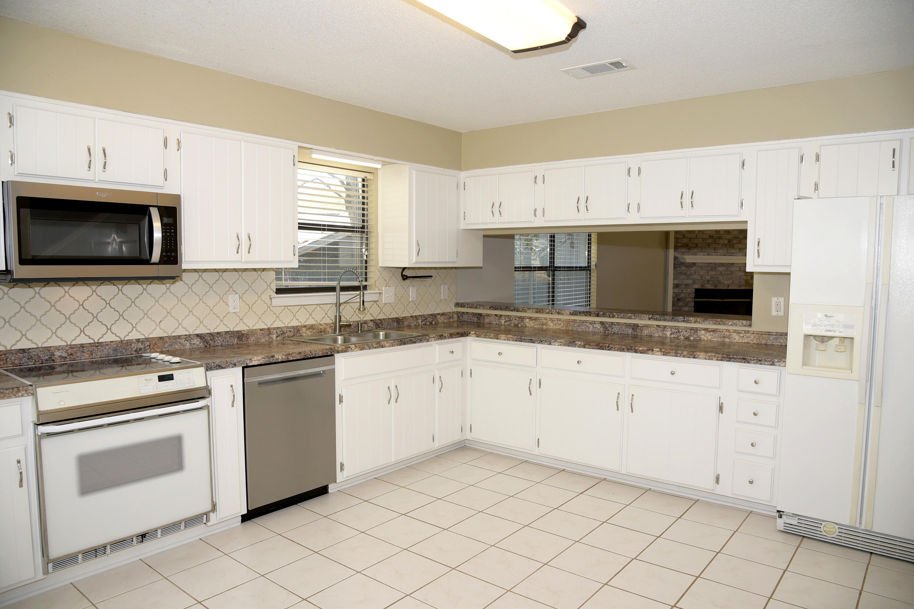 CREEKSIDE 4 - Residential Lease