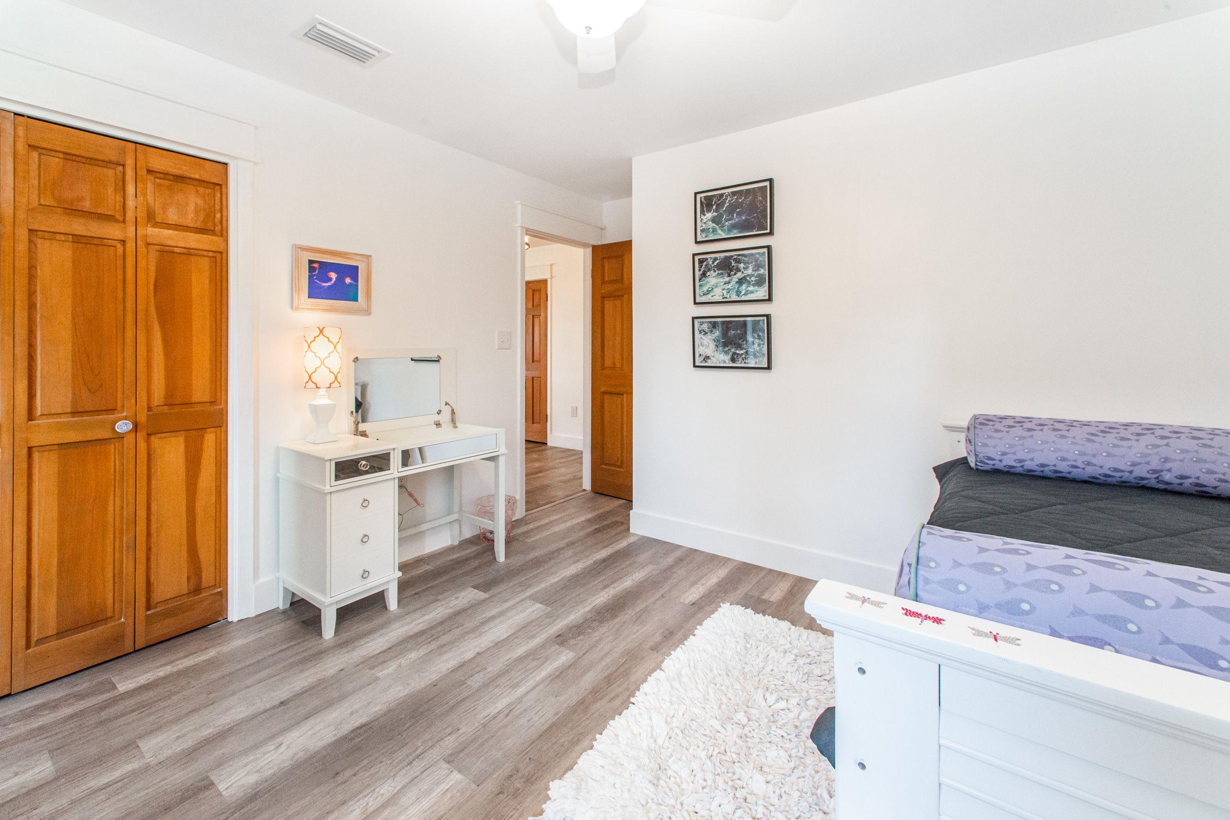 HOLIDAY SHORES EST 4TH ADDN - Residential