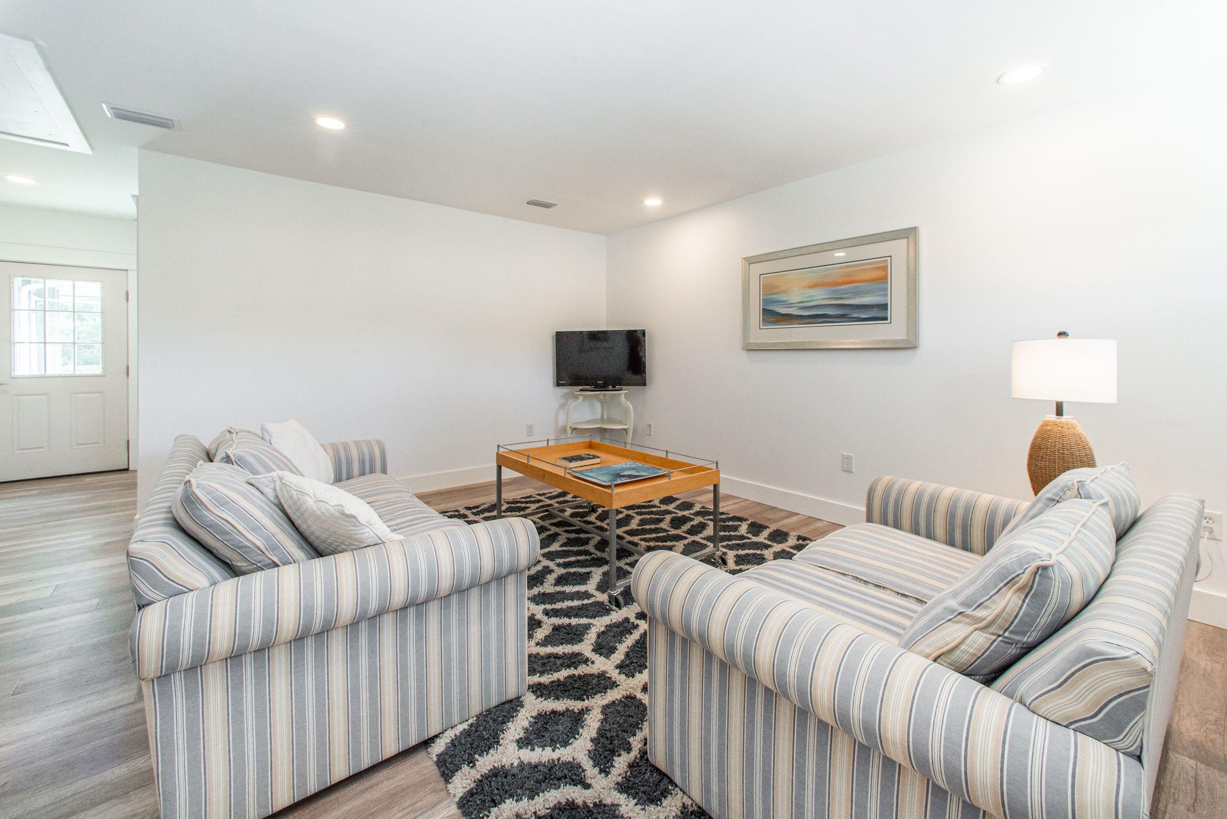 HOLIDAY SHORES EST 4TH ADDN - Residential