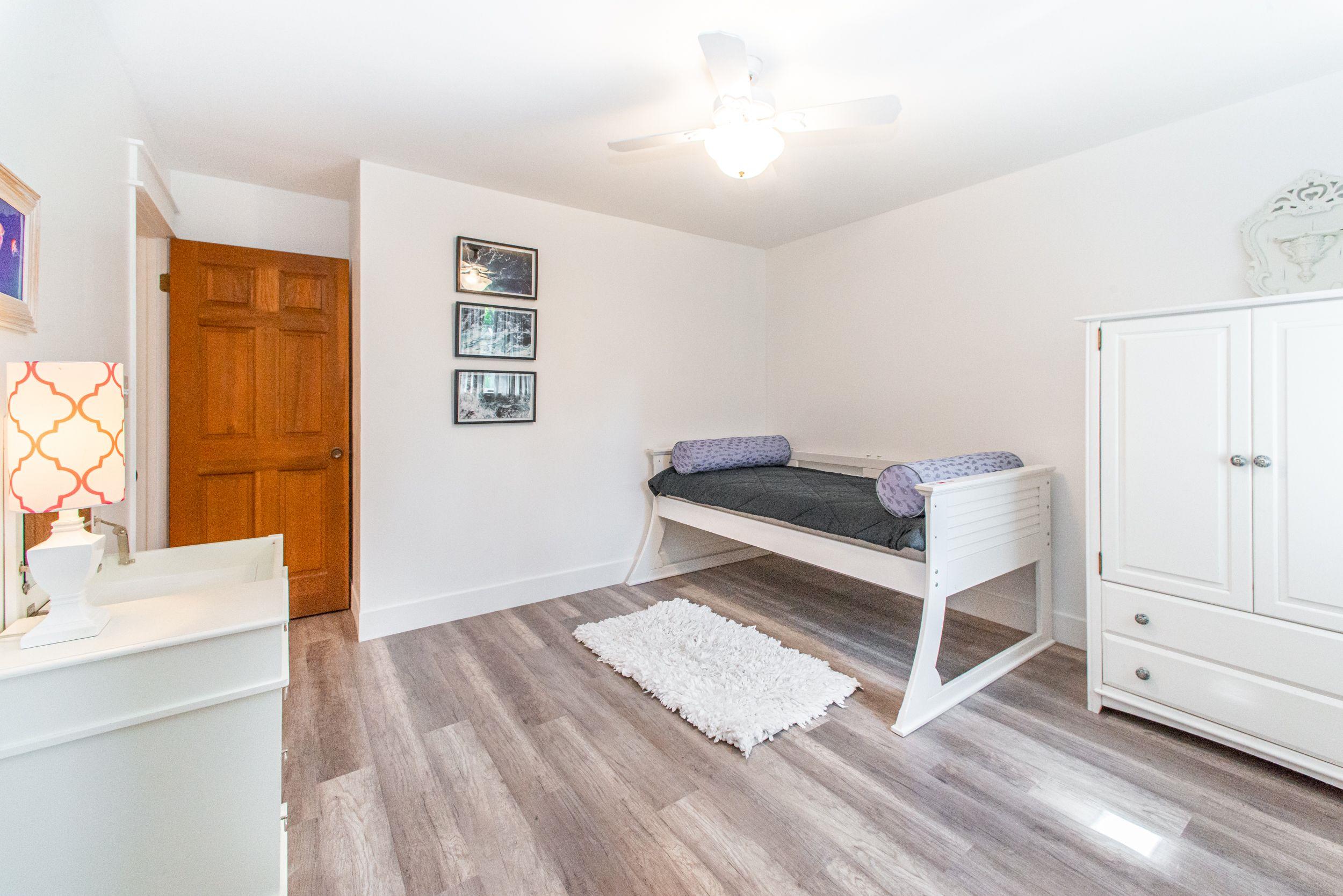 HOLIDAY SHORES EST 4TH ADDN - Residential