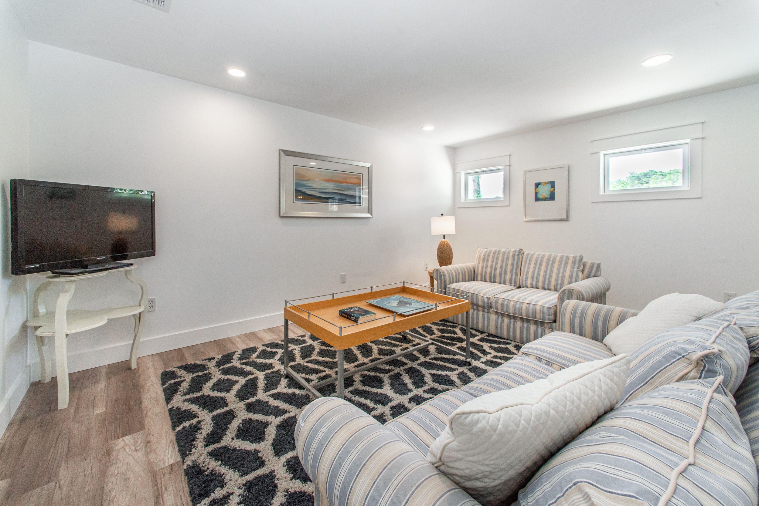 HOLIDAY SHORES EST 4TH ADDN - Residential