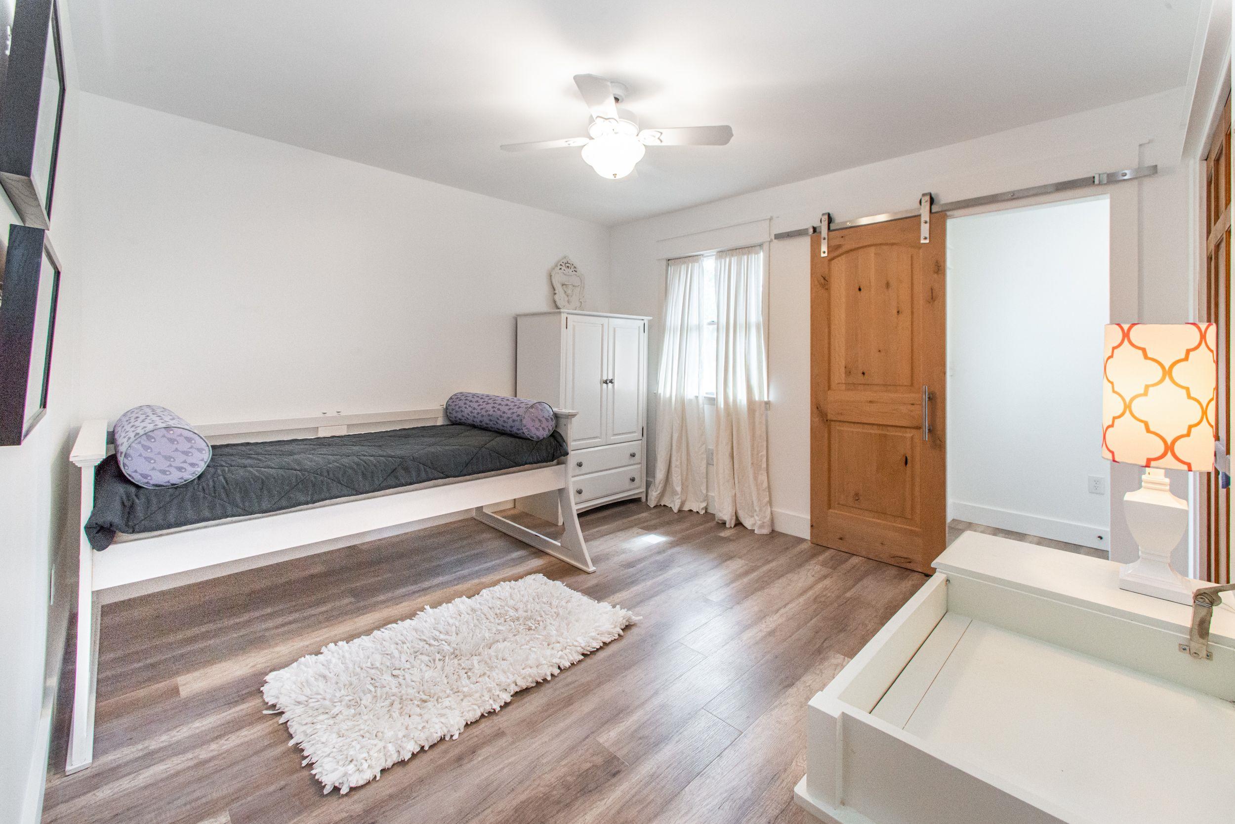 HOLIDAY SHORES EST 4TH ADDN - Residential