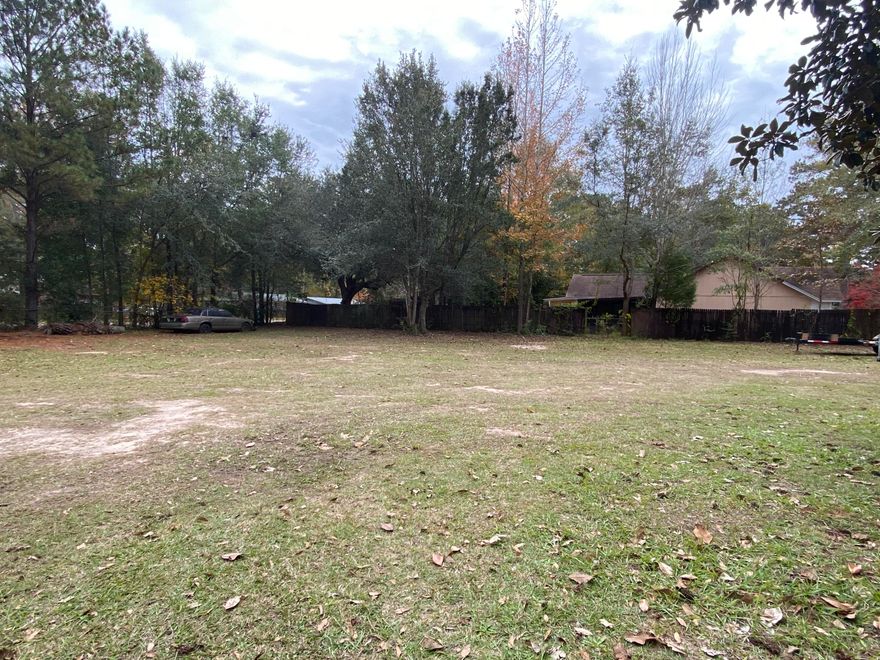 Perfect lot for a home in the middle of Crestview. Close to restaurants, grocery stores, and schools! Bring your floor plans today!