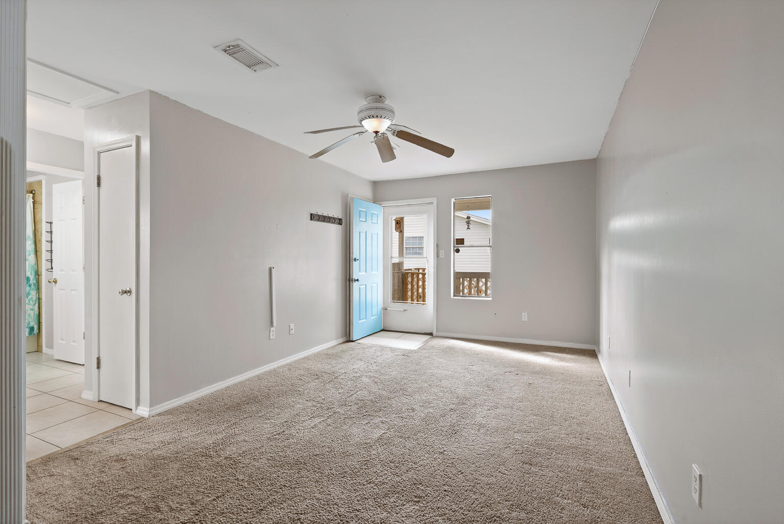 COUNTRY CLUB VILLAS - Residential