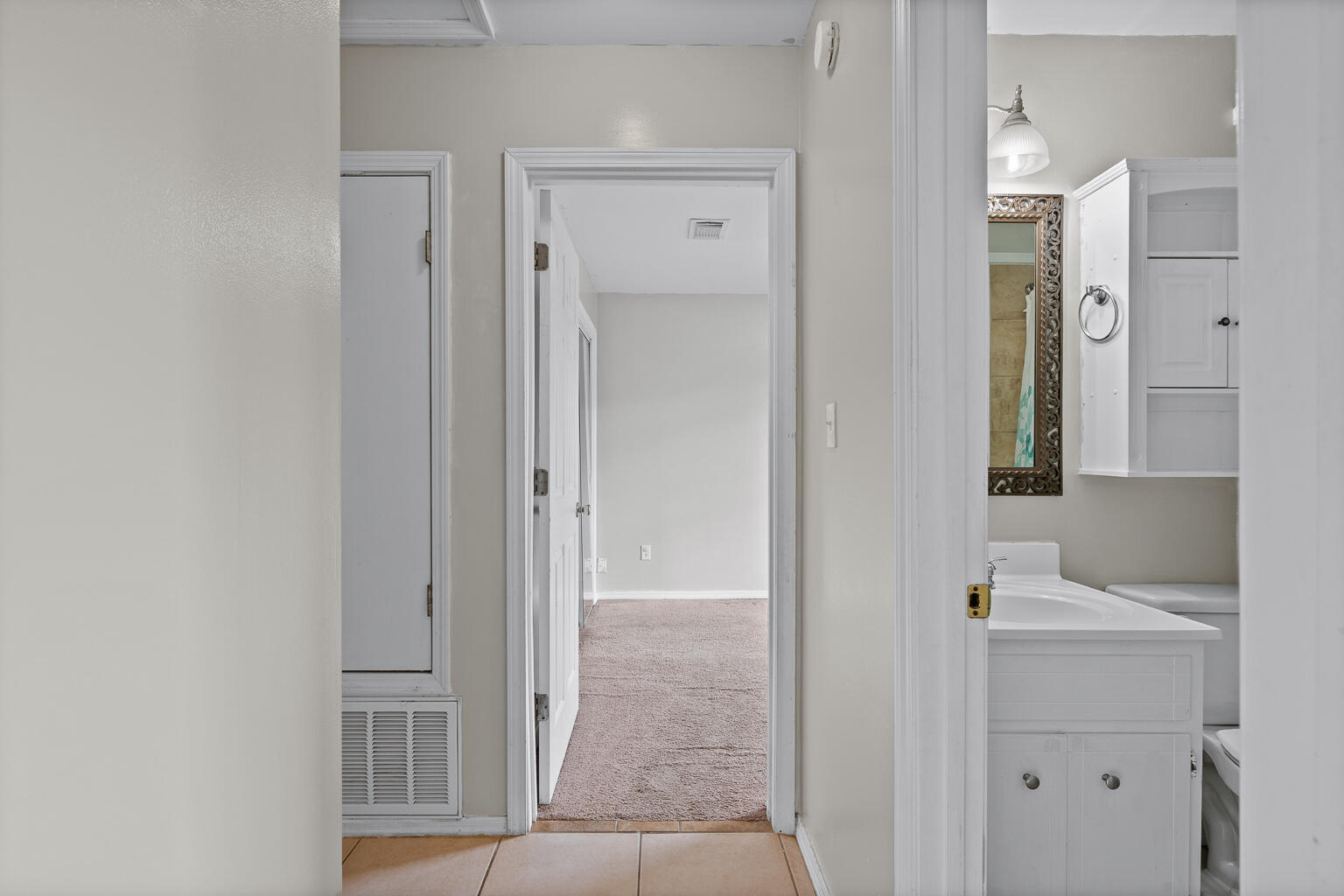 COUNTRY CLUB VILLAS - Residential