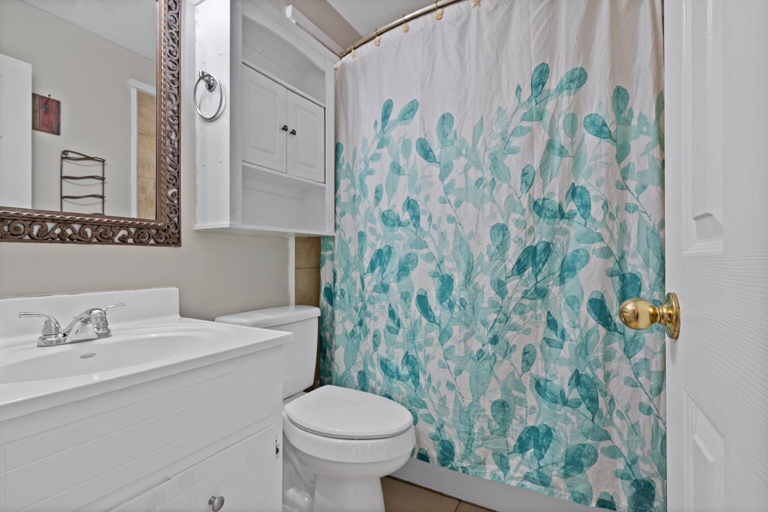 COUNTRY CLUB VILLAS - Residential