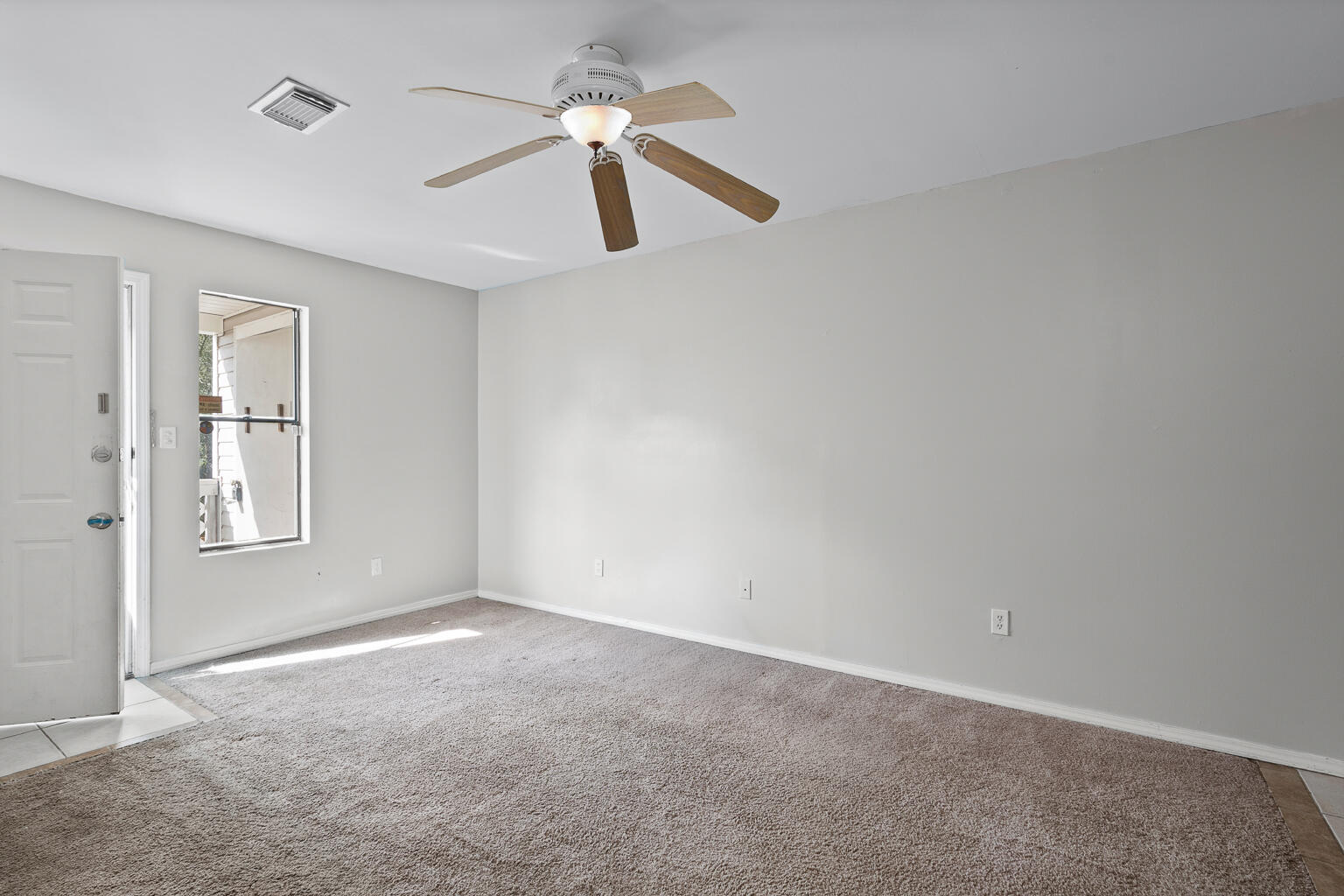 COUNTRY CLUB VILLAS - Residential