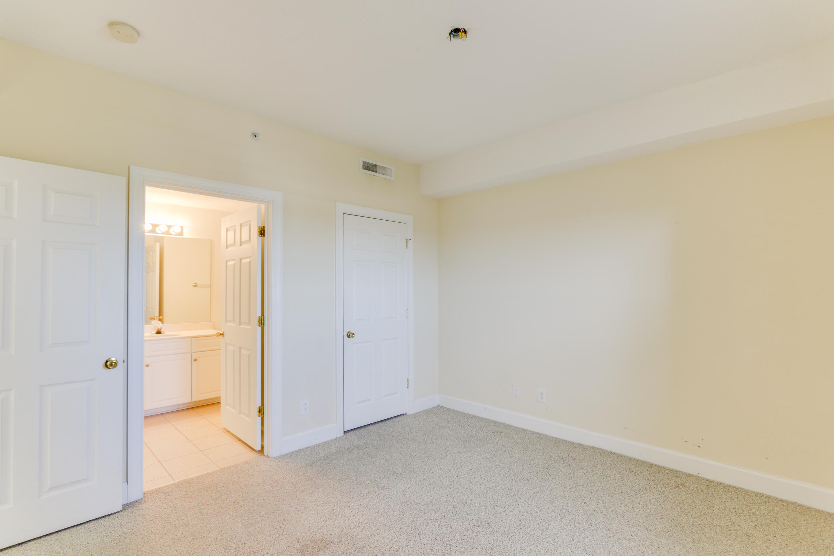 EMERALD ISLE - Residential