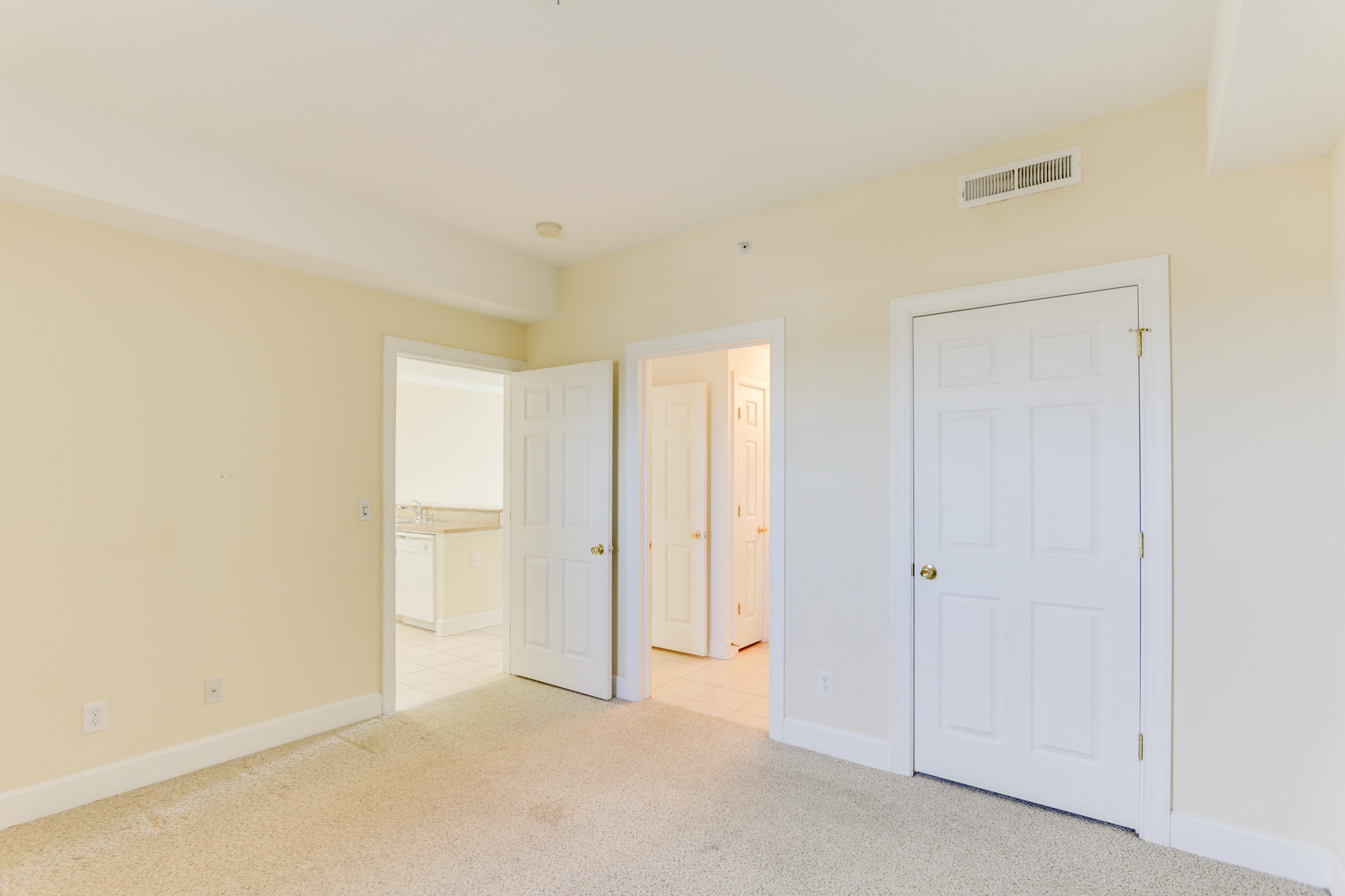 EMERALD ISLE - Residential