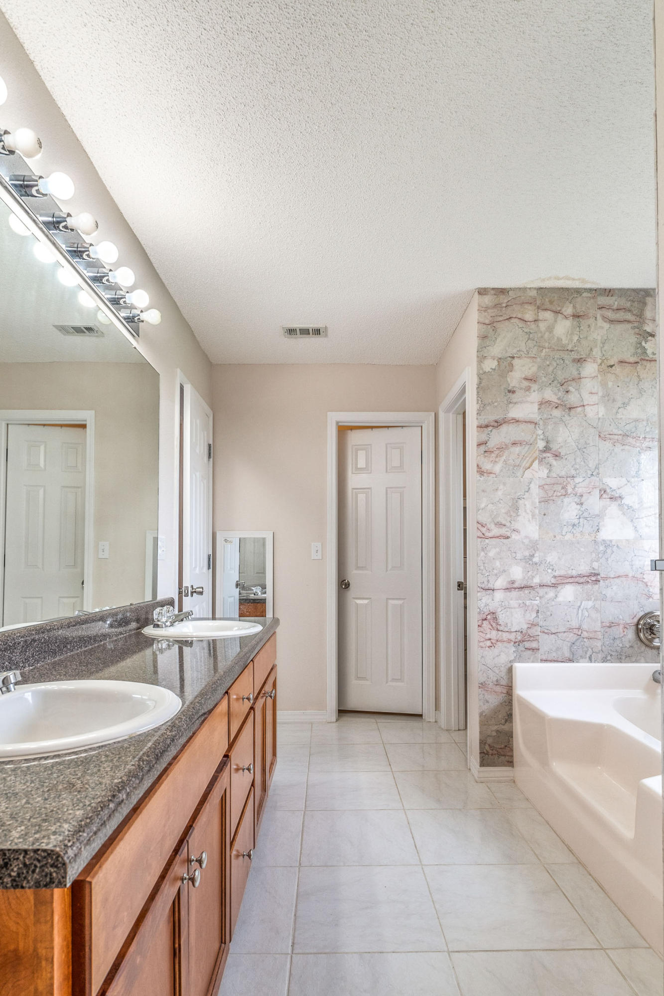 LEE FARMS PH I - Residential