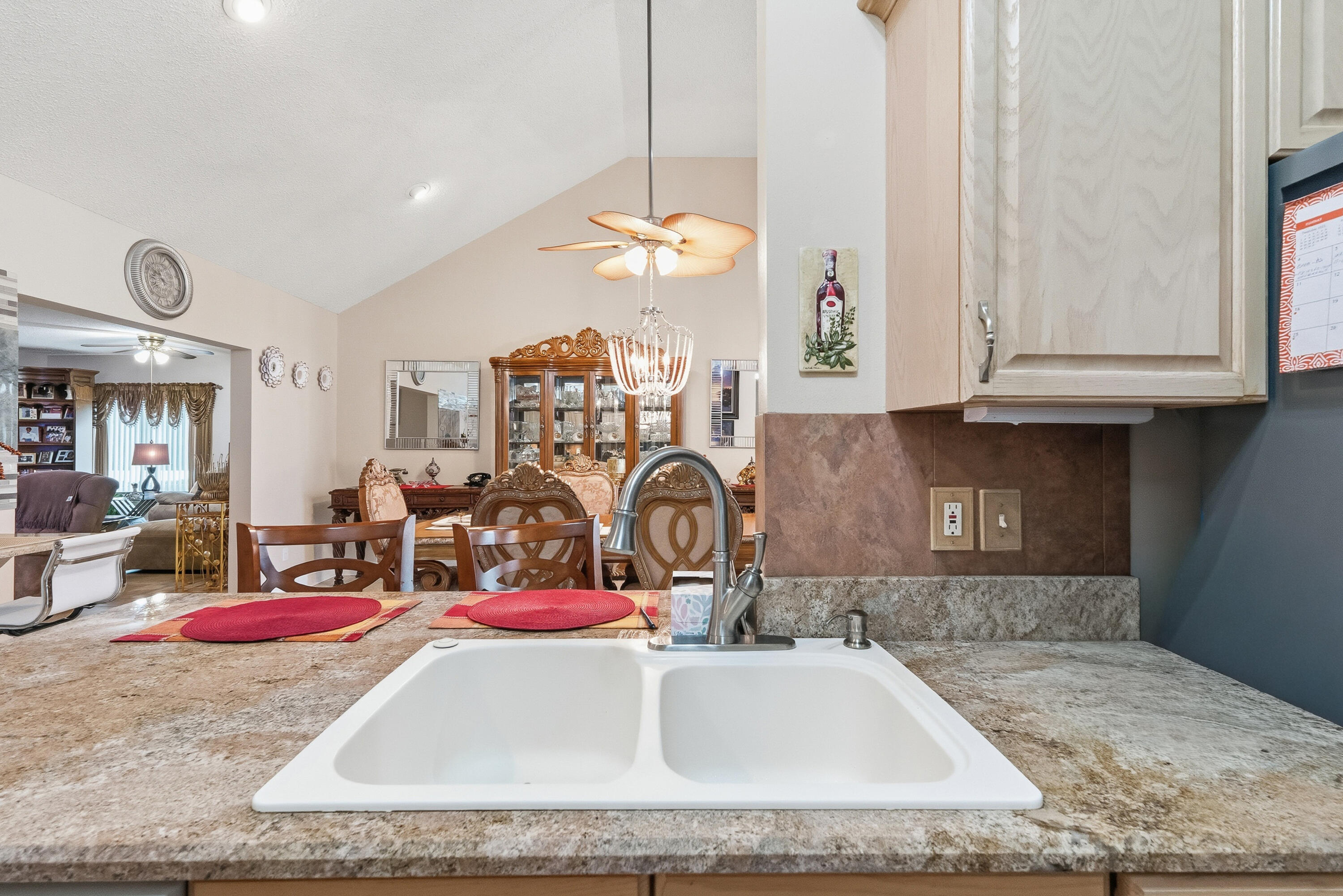 HOLLEY BY THE SEA - Residential