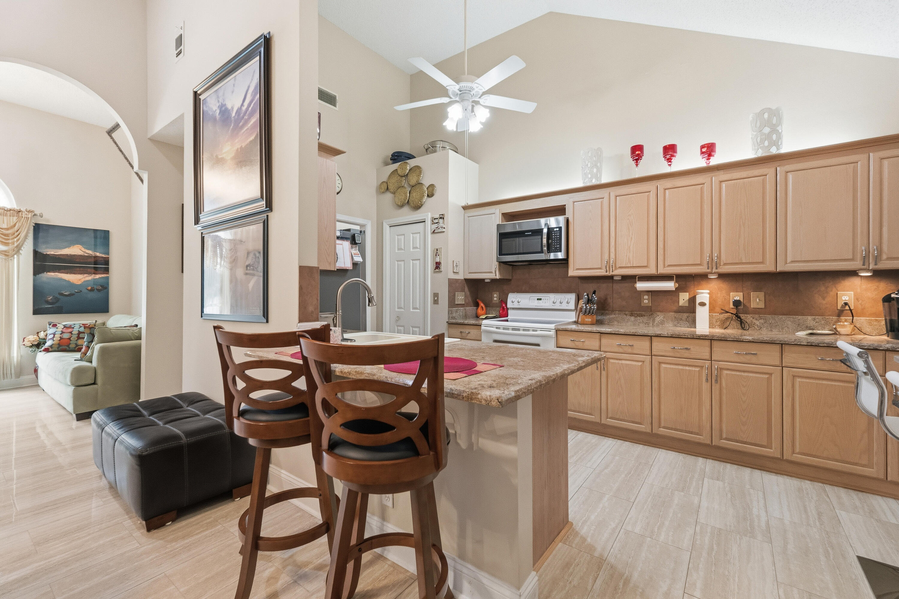 HOLLEY BY THE SEA - Residential