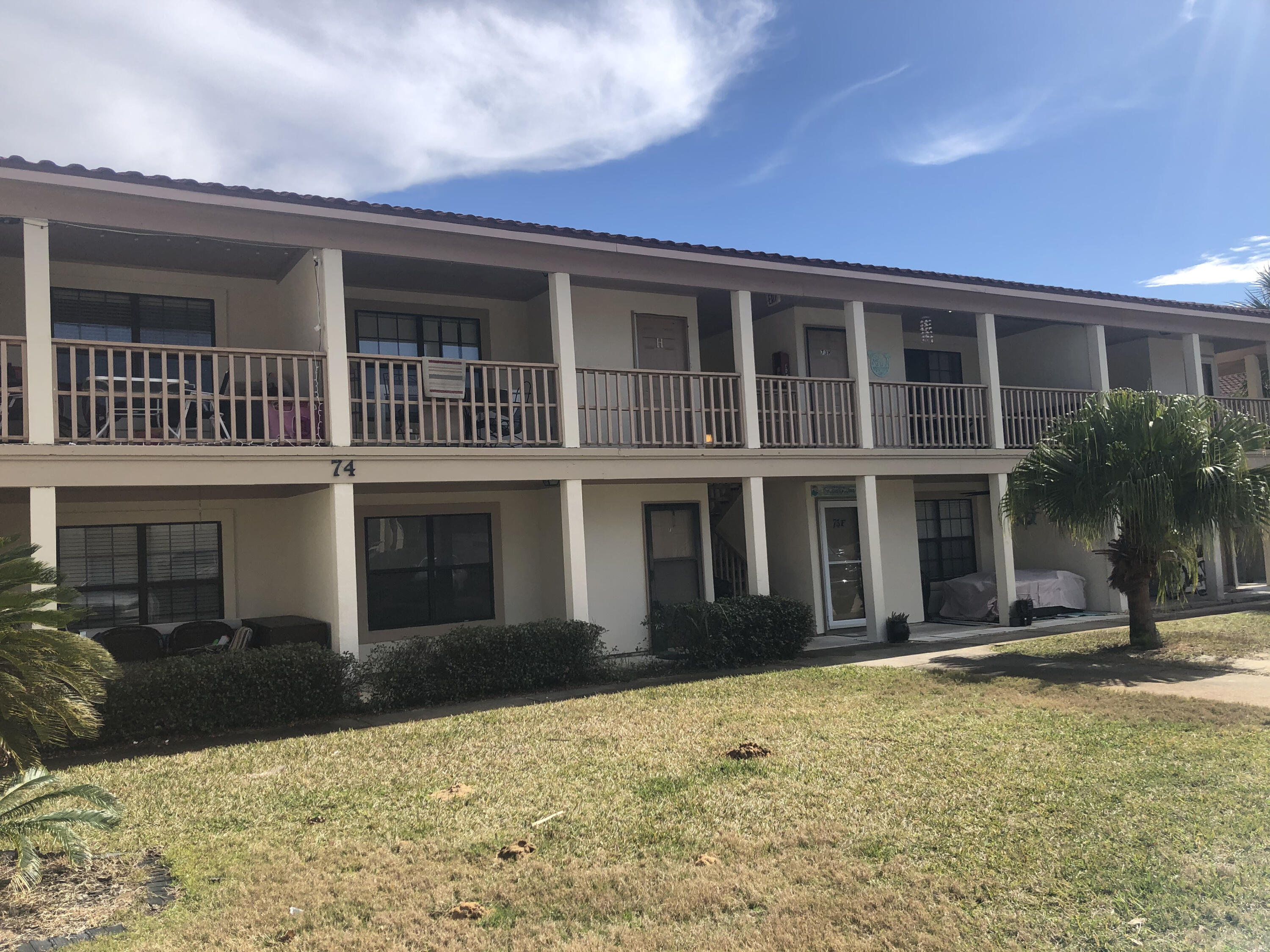 A clean slate to work your magic into a beautiful so convenient to the beach retreat. This is a fixer up that has only drywall not yet mudded. Easy ground floor access at Horizon South with all of it's amenities.