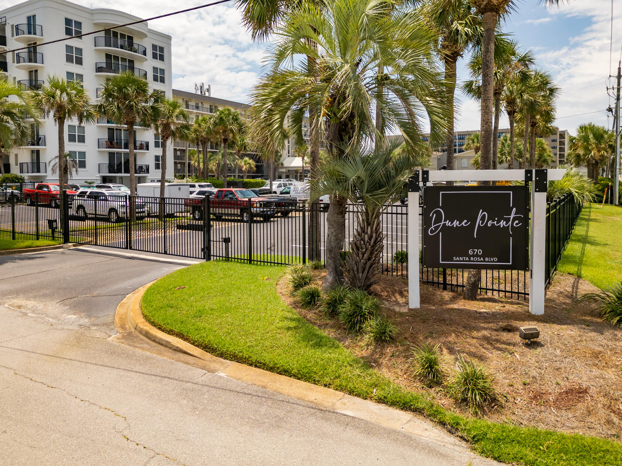 DUNE POINTE CONDOMINIUMS - Residential