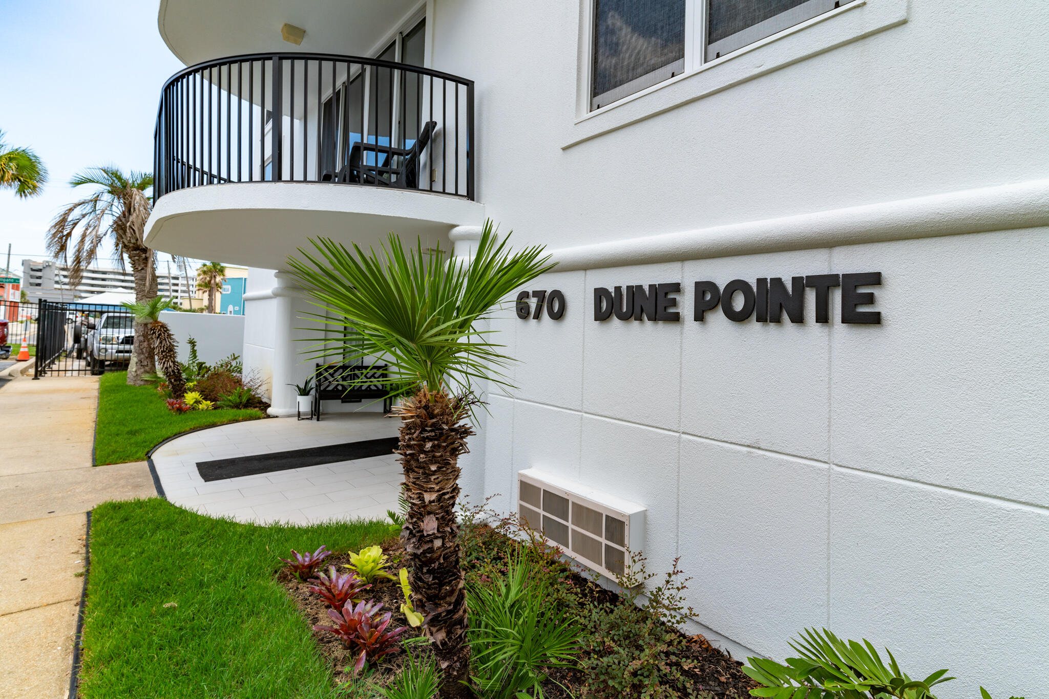 DUNE POINTE CONDOMINIUMS - Residential
