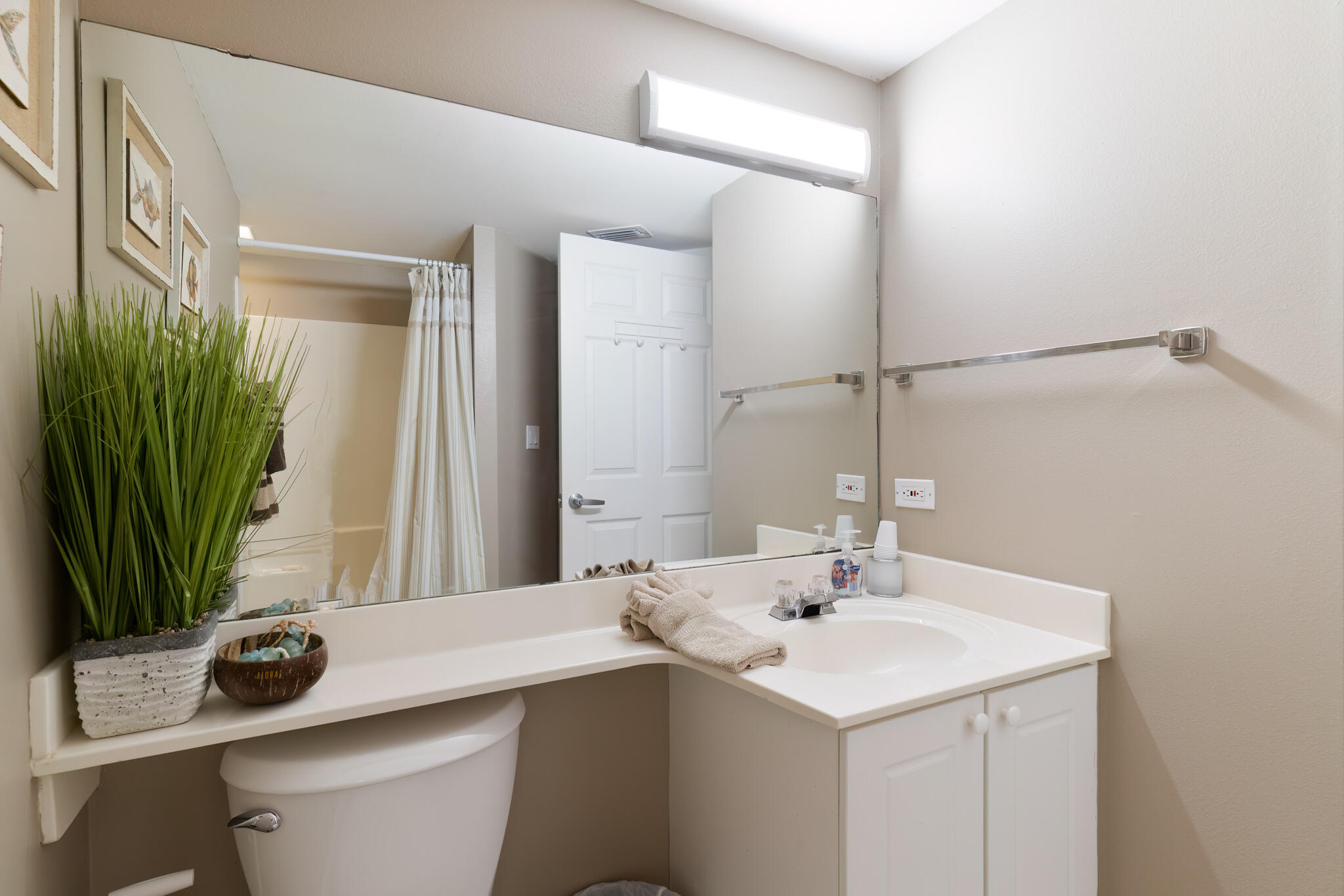 DUNE POINTE CONDOMINIUMS - Residential