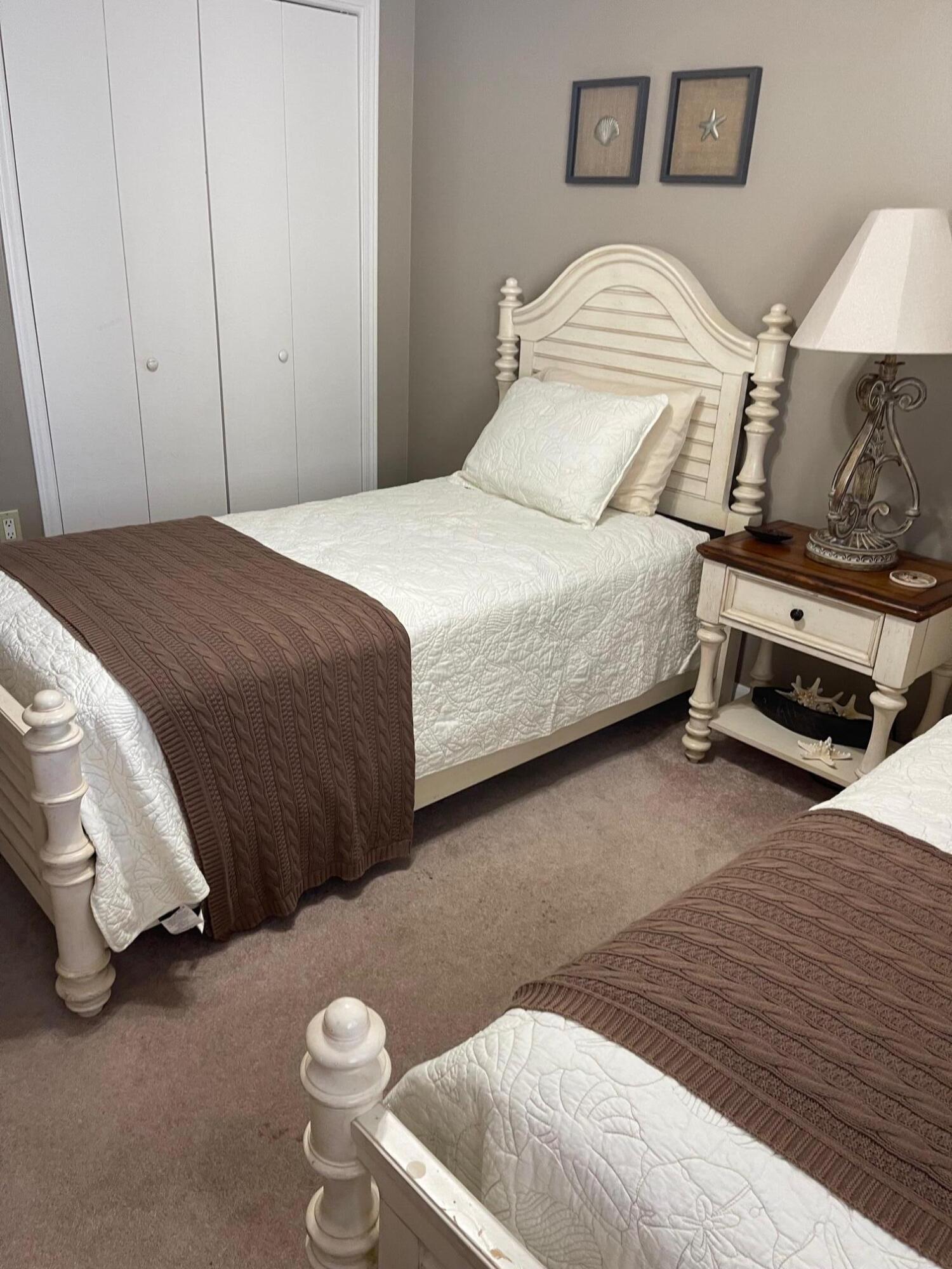 DUNE POINTE CONDOMINIUMS - Residential