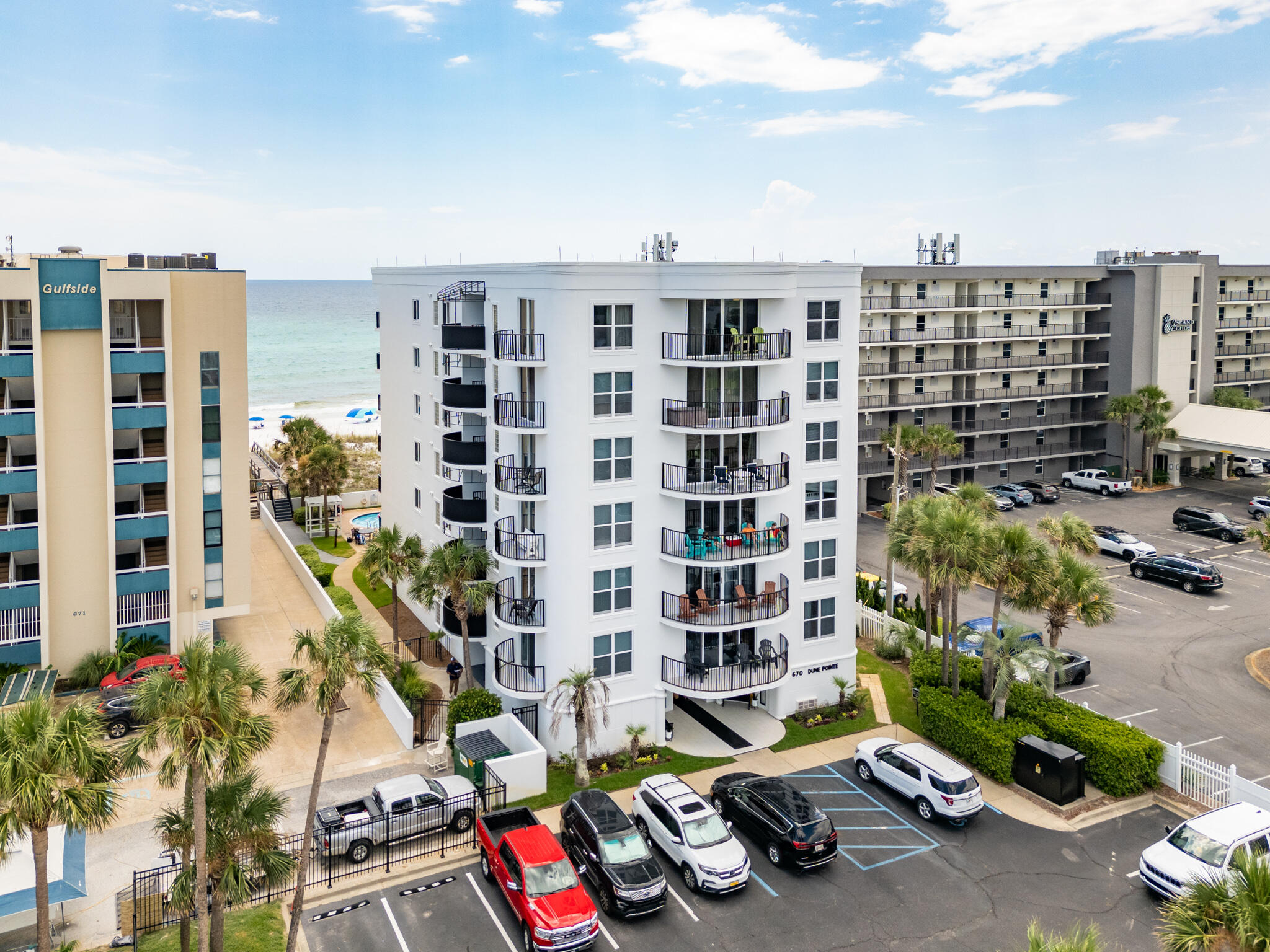 DUNE POINTE CONDOMINIUMS - Residential