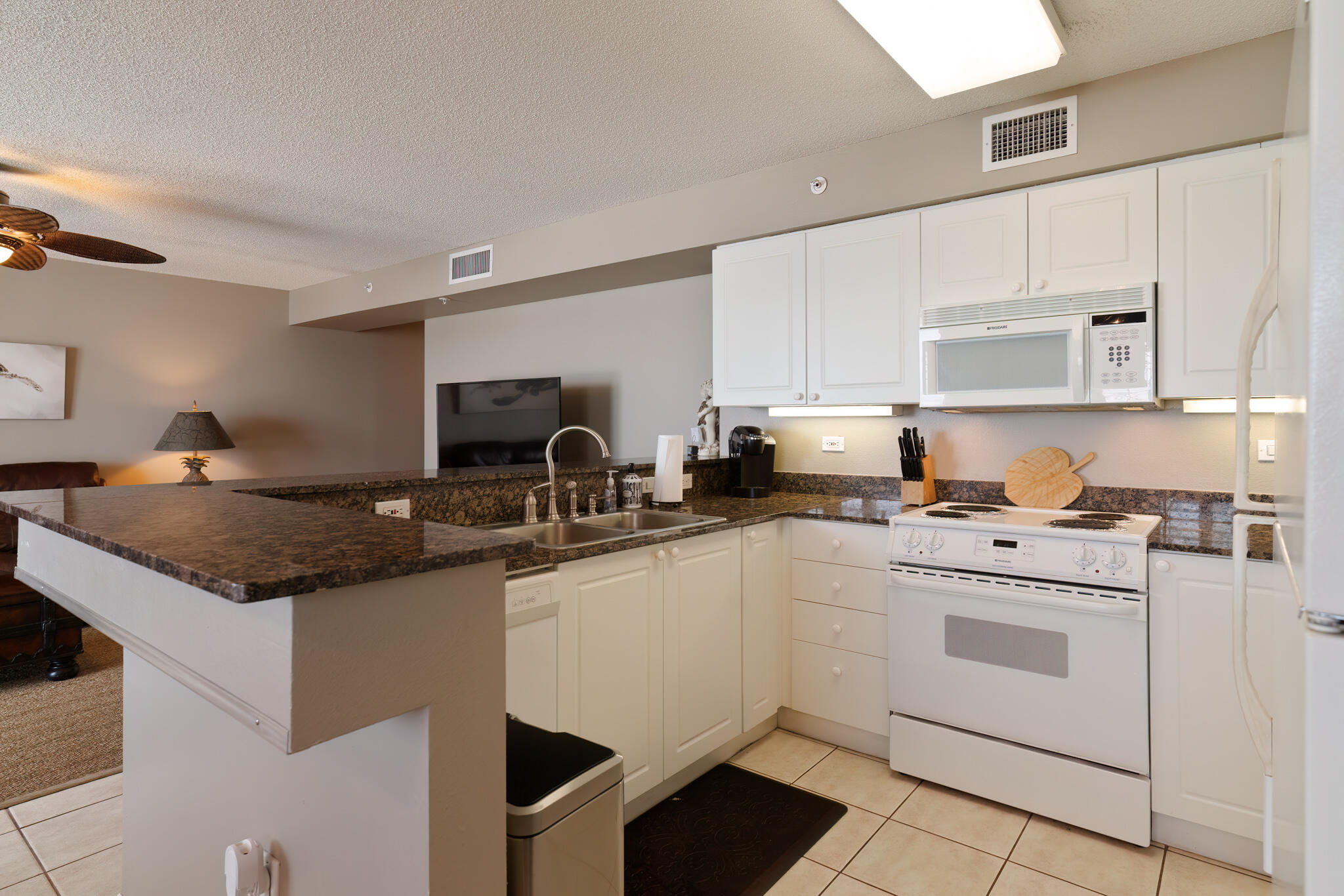 DUNE POINTE CONDOMINIUMS - Residential