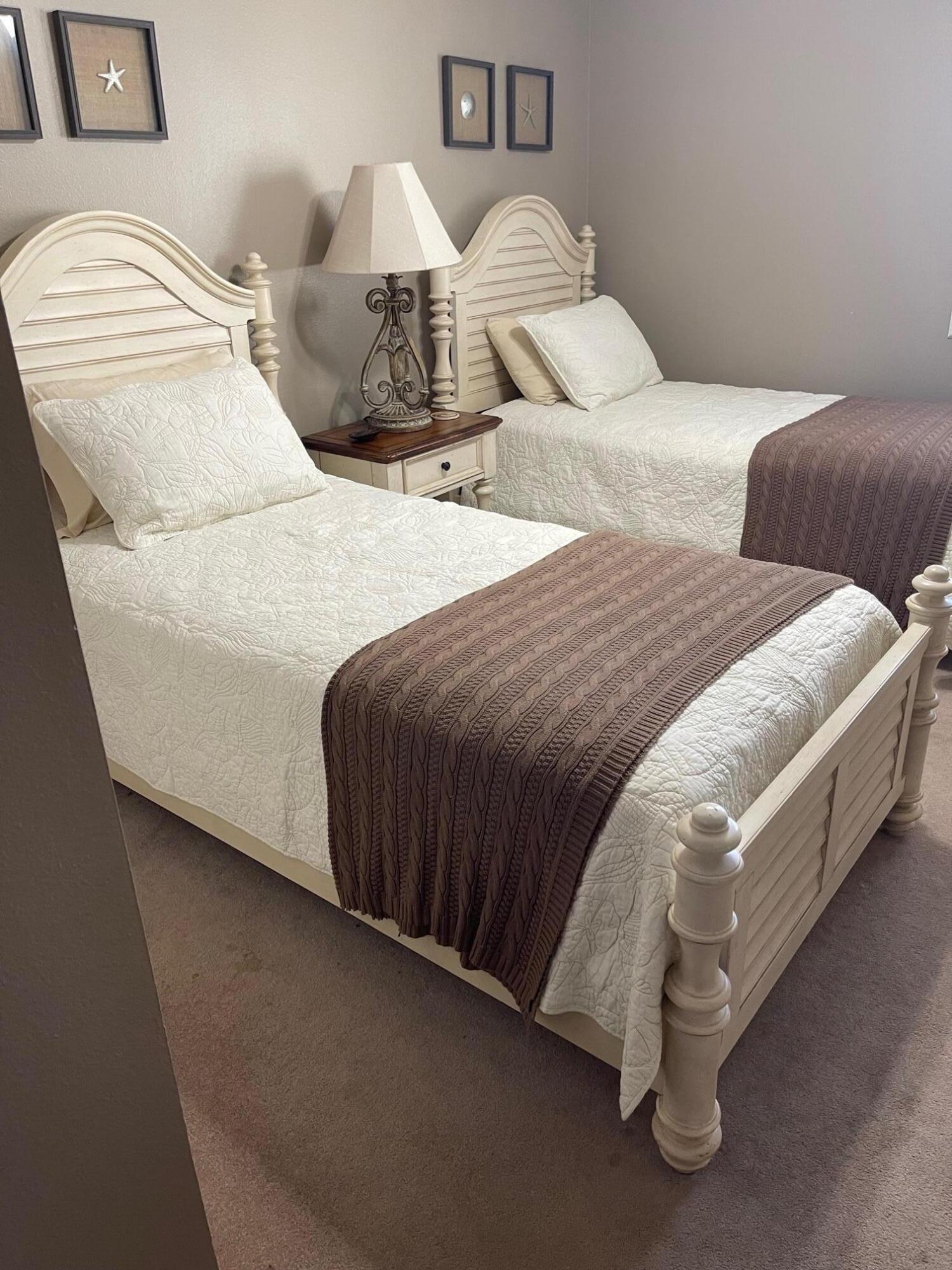 DUNE POINTE CONDOMINIUMS - Residential