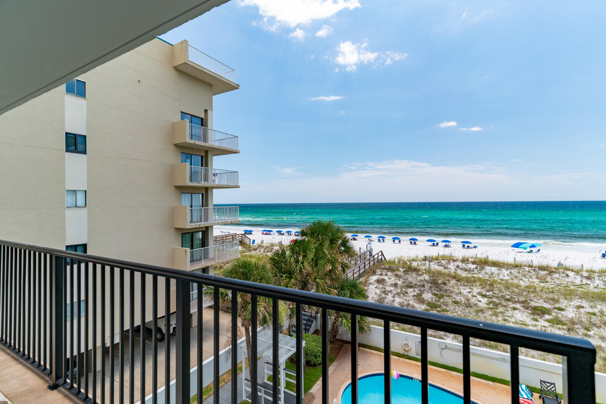 DUNE POINTE CONDOMINIUMS - Residential