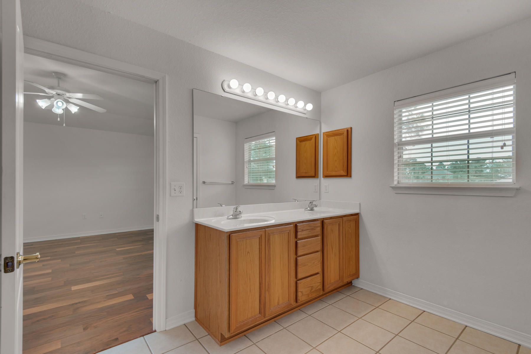 EMERALD LAKES PH 1 - Residential