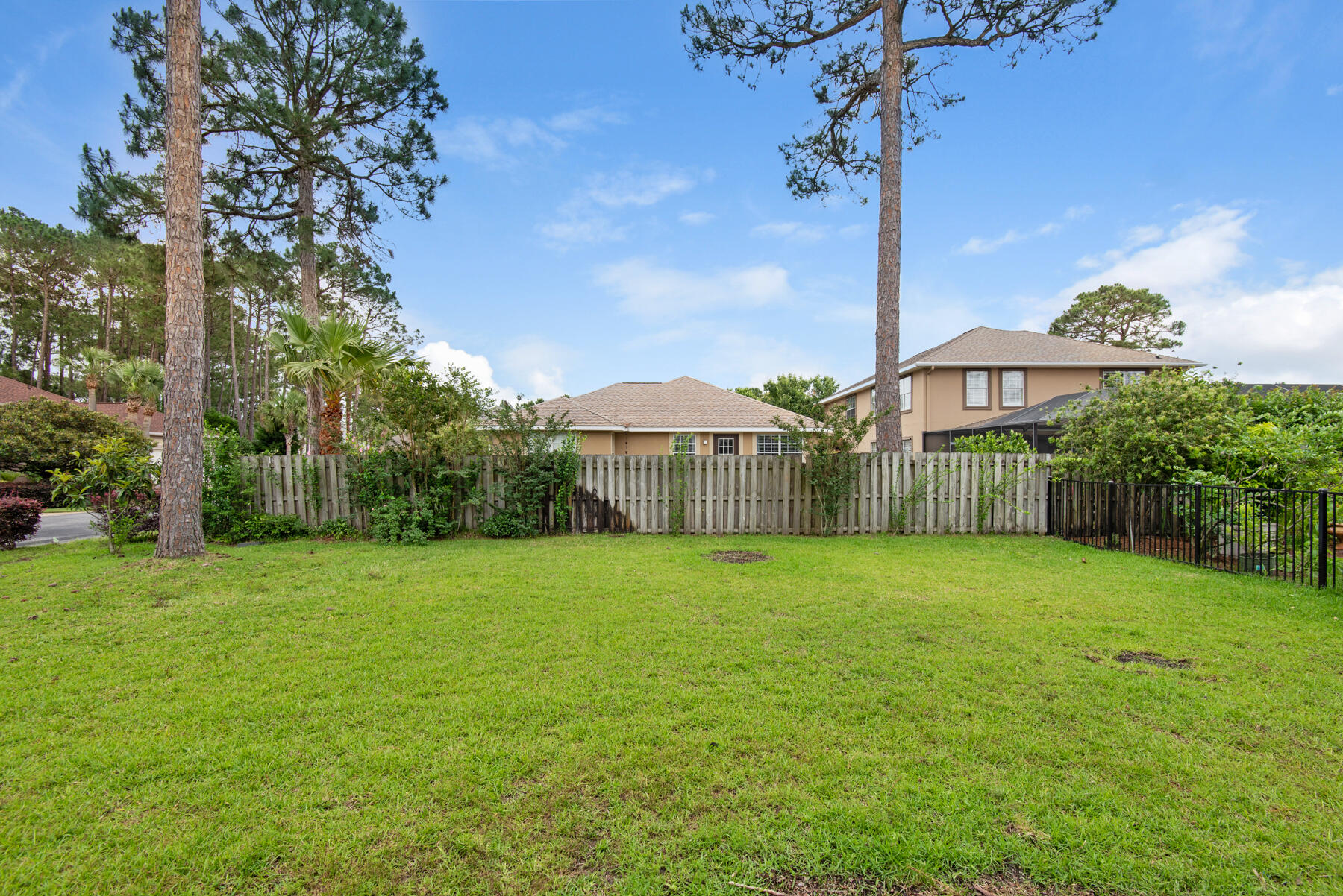 EMERALD LAKES PH 1 - Residential