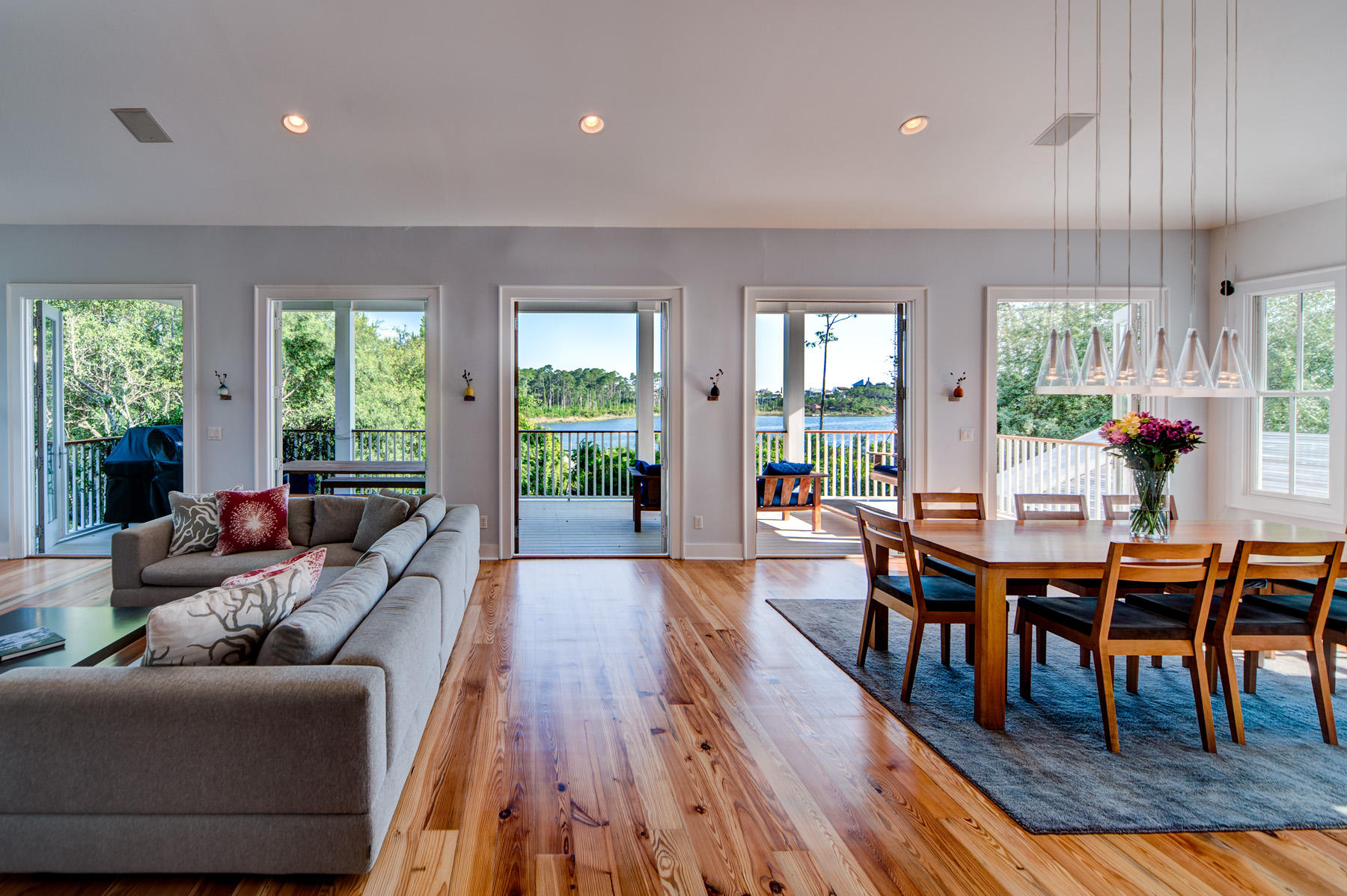 CRESCENT CAYE - Residential