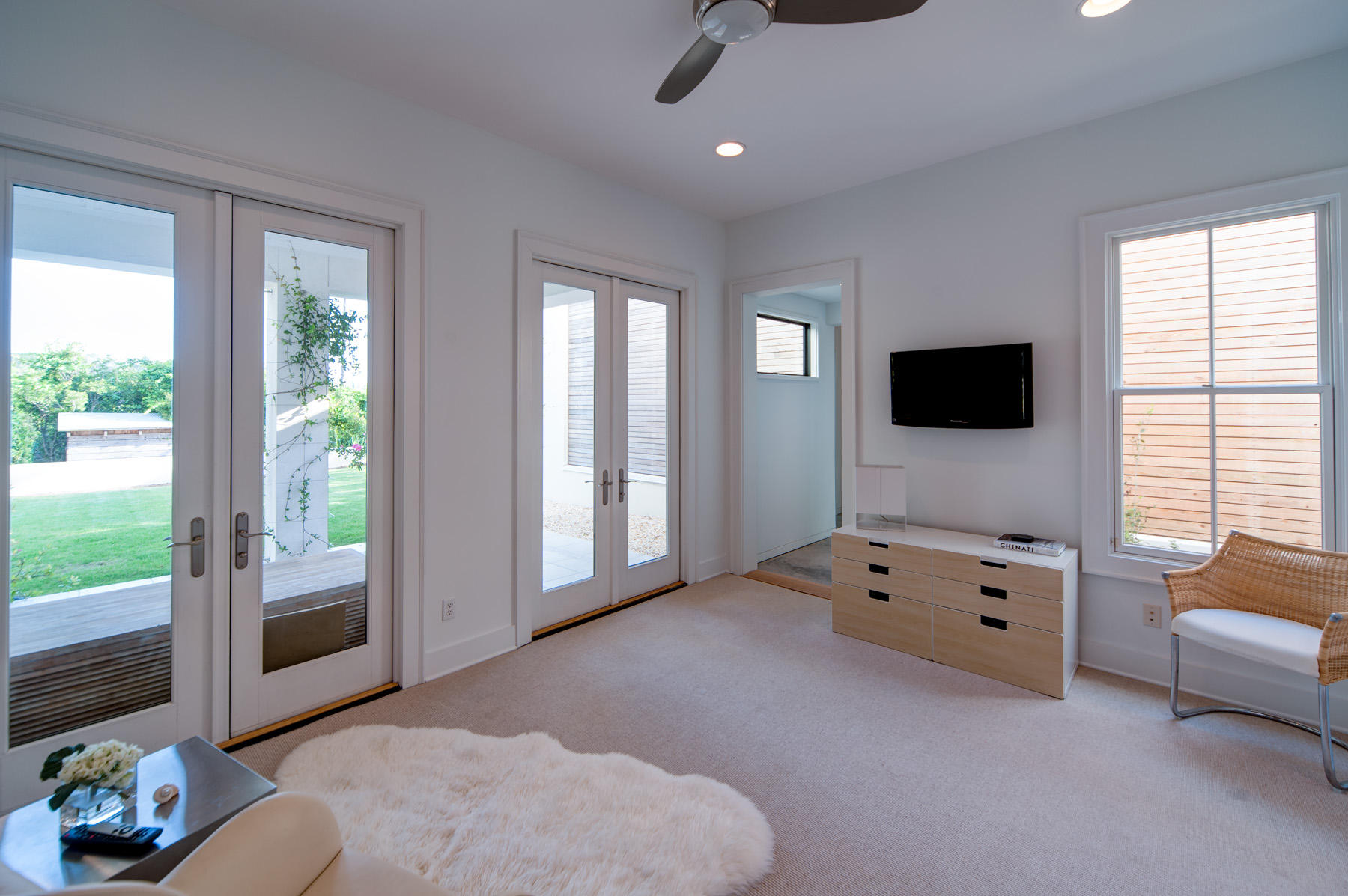 CRESCENT CAYE - Residential