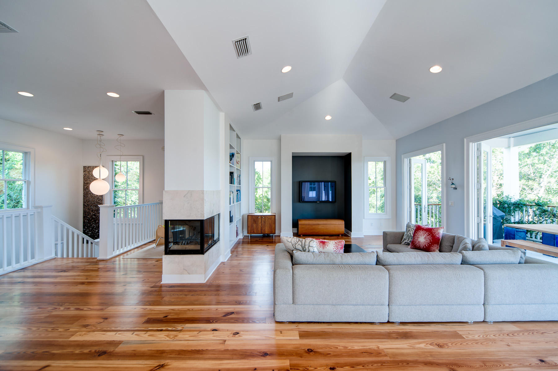CRESCENT CAYE - Residential