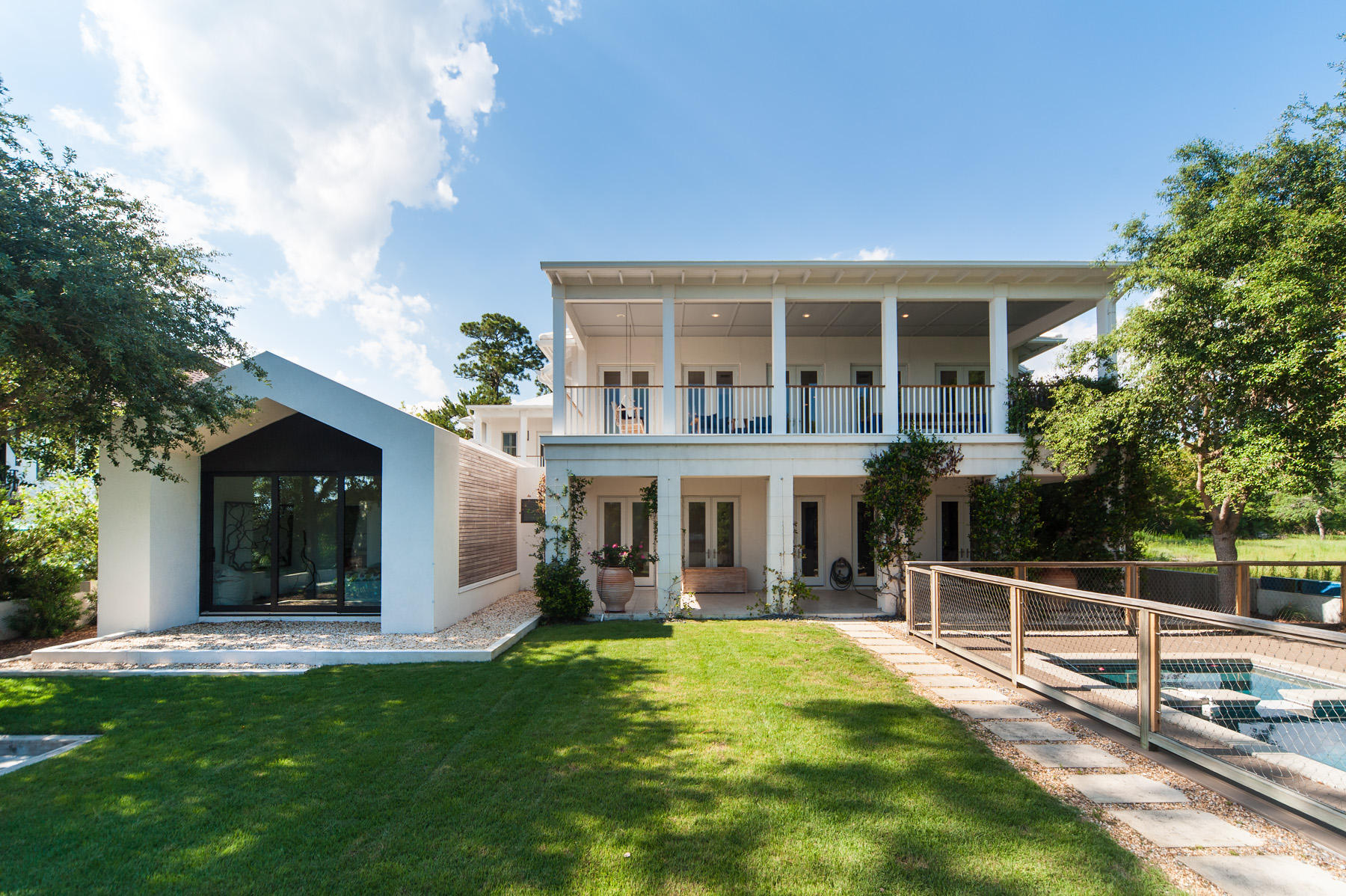 CRESCENT CAYE - Residential