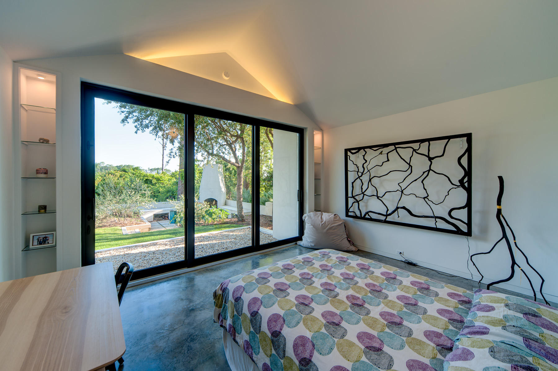 CRESCENT CAYE - Residential