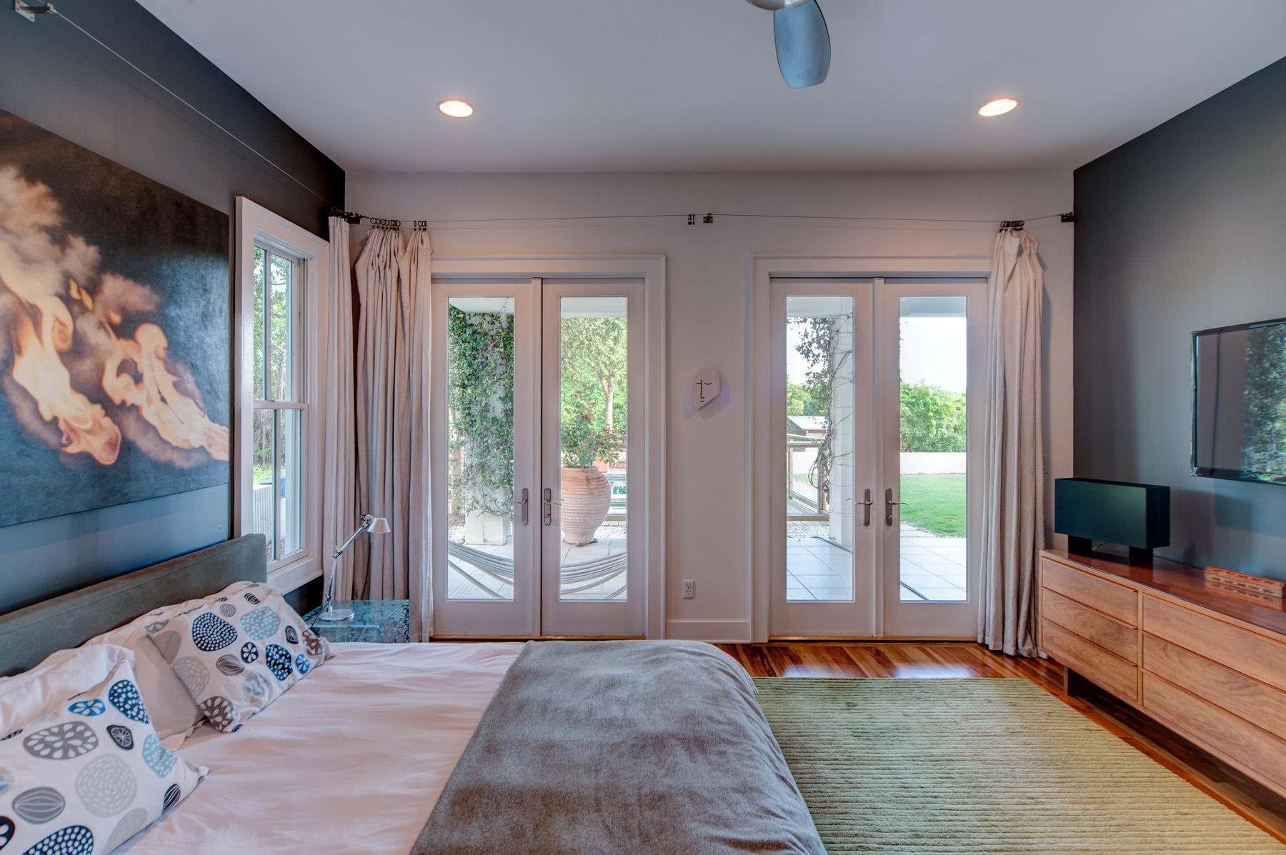 CRESCENT CAYE - Residential